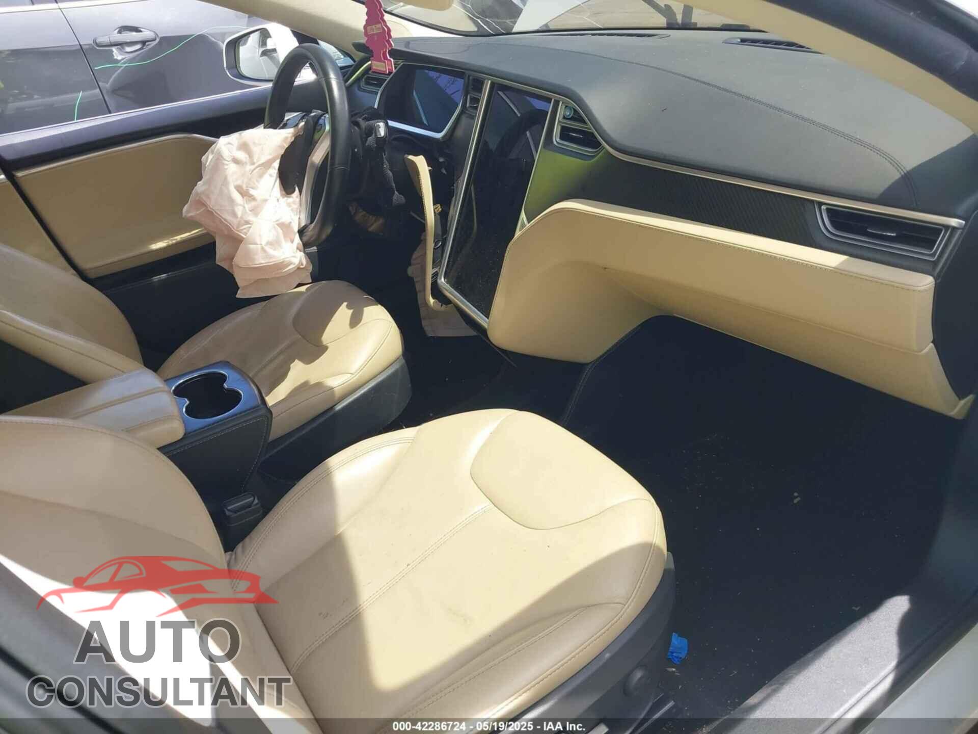 TESLA MODEL S 2014 - 5YJSA1H18EFP38131