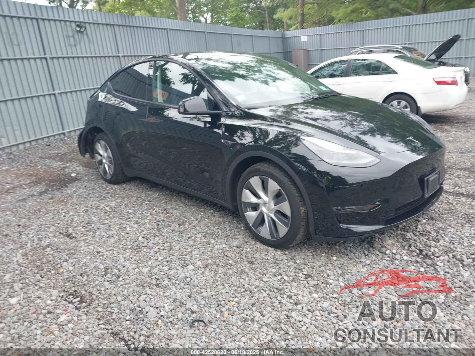 TESLA MODEL Y 2023 - 7SAYGAEE6PF915183