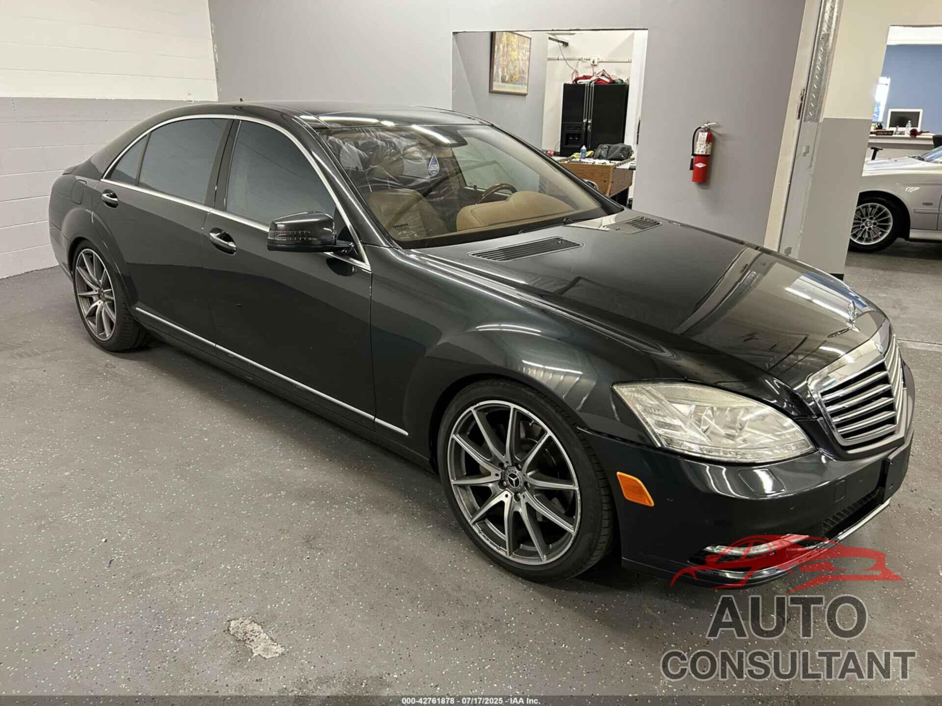 MERCEDES-BENZ S 550 2011 - WDDNG8GB9BA399338
