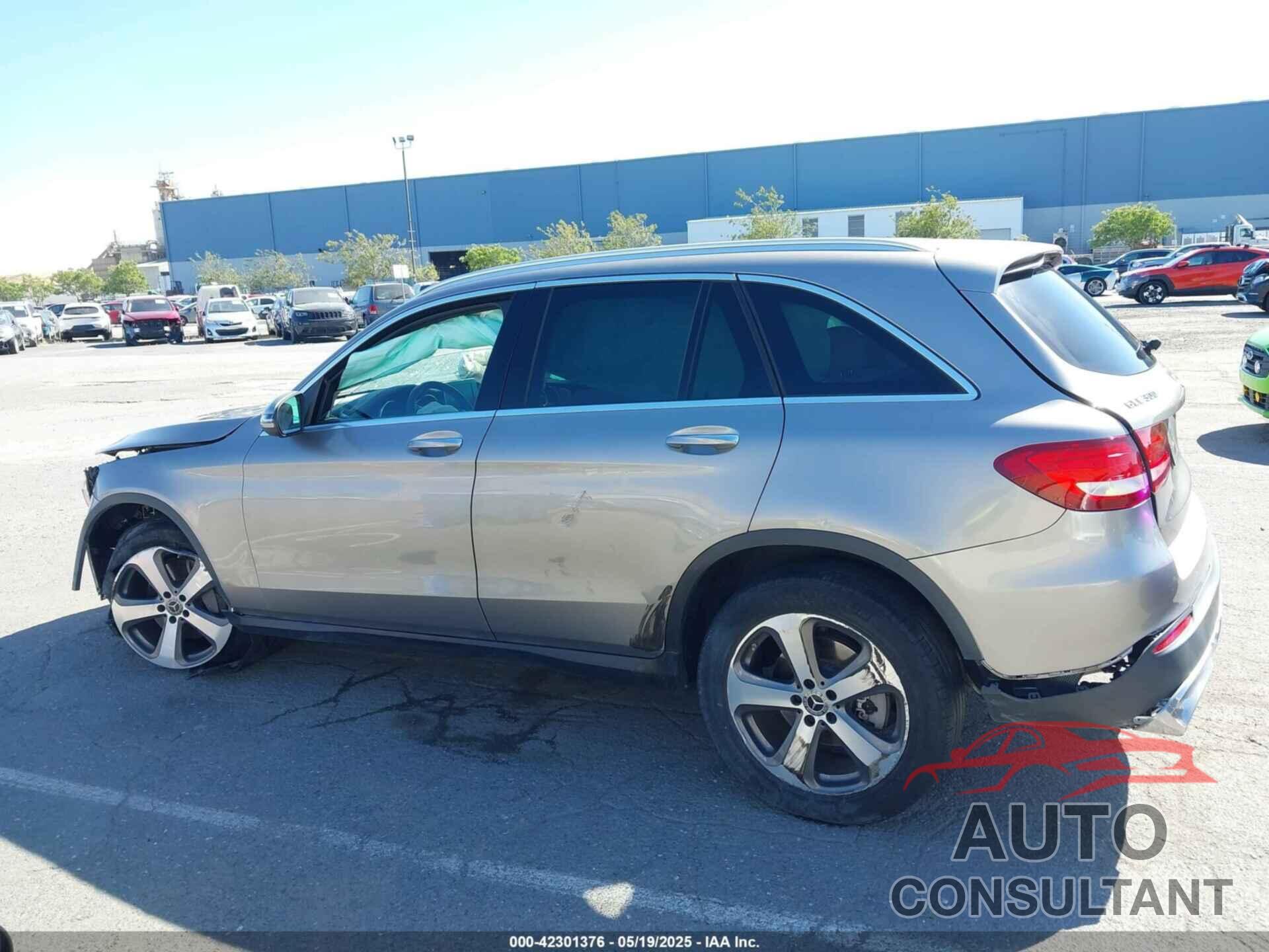 MERCEDES-BENZ GLC 300 2019 - WDC0G4KB9KF606523