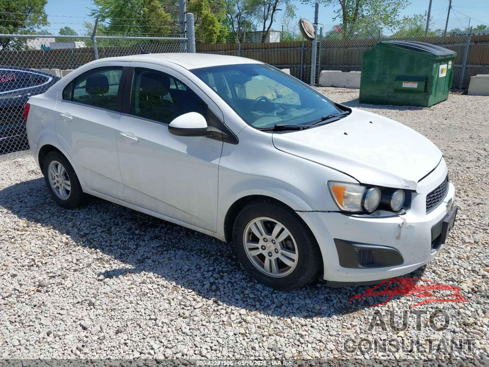 CHEVROLET SONIC 2012 - 1G1JC5SH8C4176795