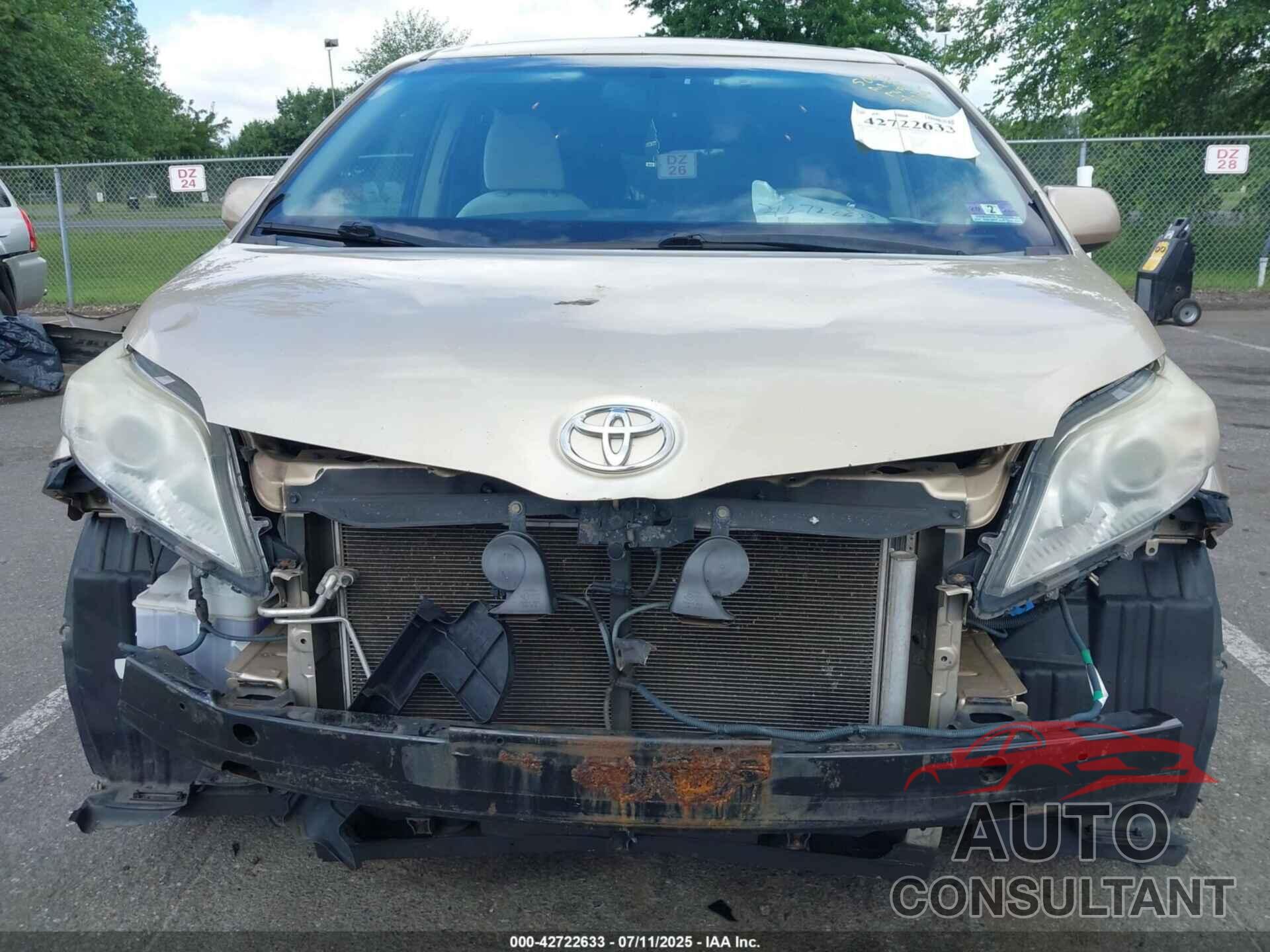 TOYOTA SIENNA 2013 - 5TDKK3DC8DS317309