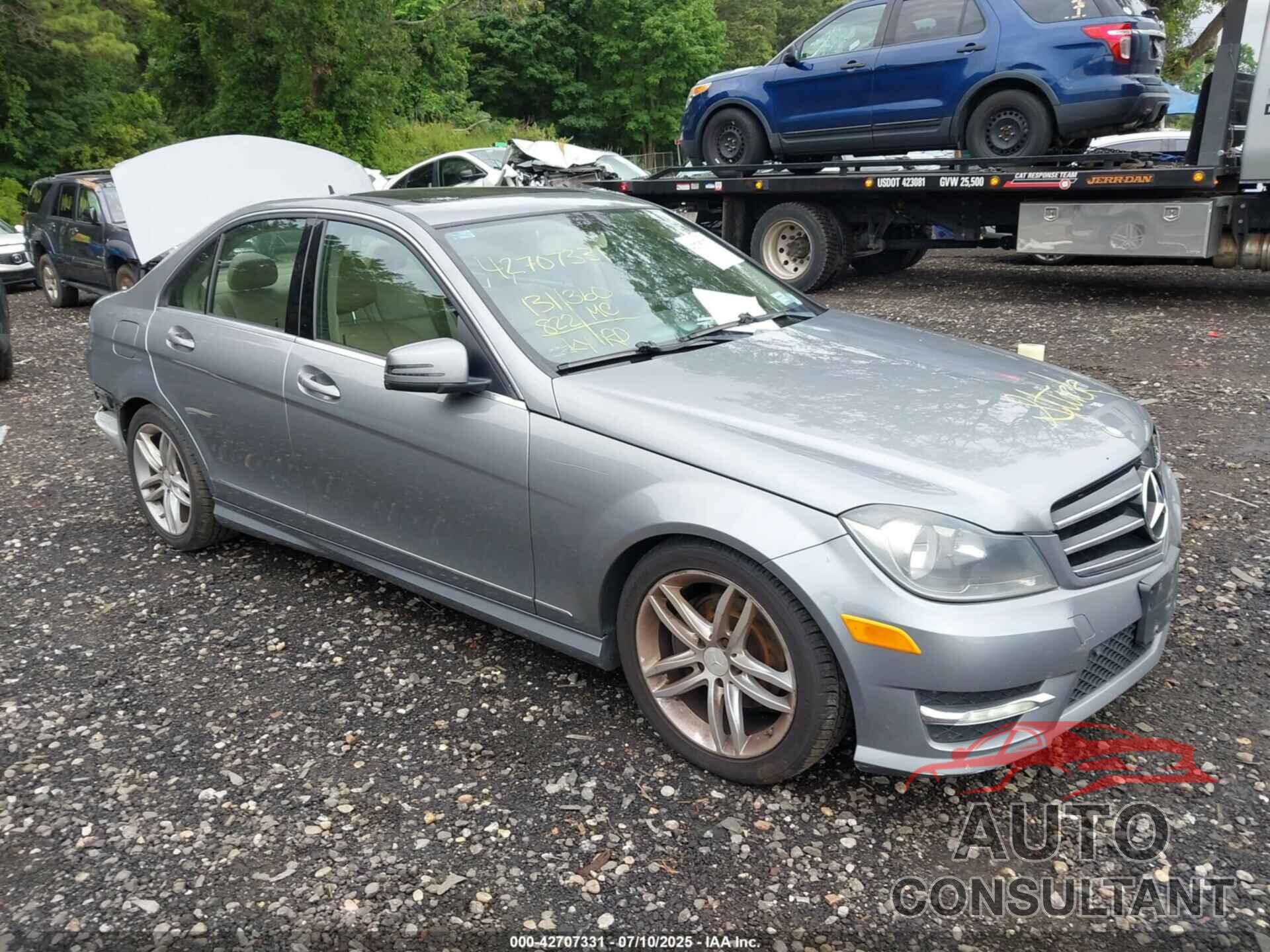 MERCEDES-BENZ C 300 2012 - WDDGF8BB6CR227659