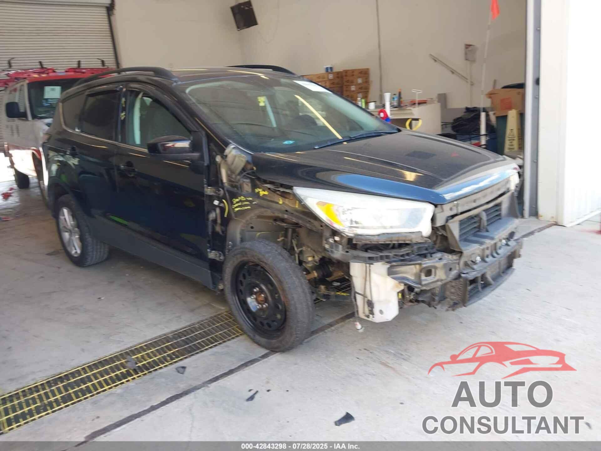 FORD ESCAPE 2018 - 1FMCU0GD9JUA35426