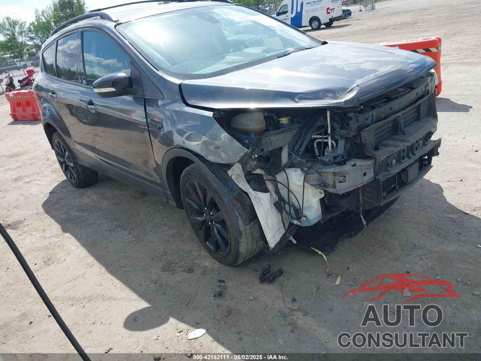 FORD ESCAPE 2017 - 1FMCU9J94HUA47678