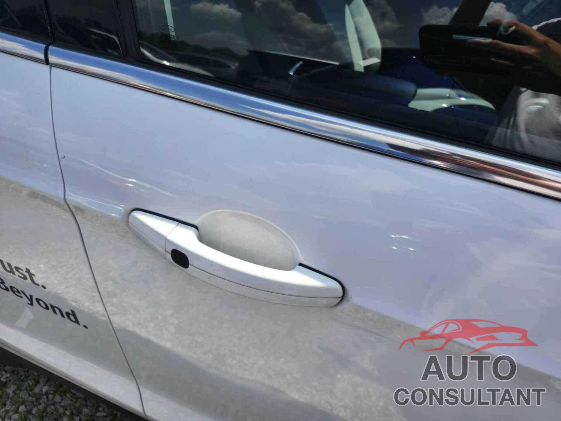 FORD ESCAPE 2019 - 1FMCU0GD8KUC07852