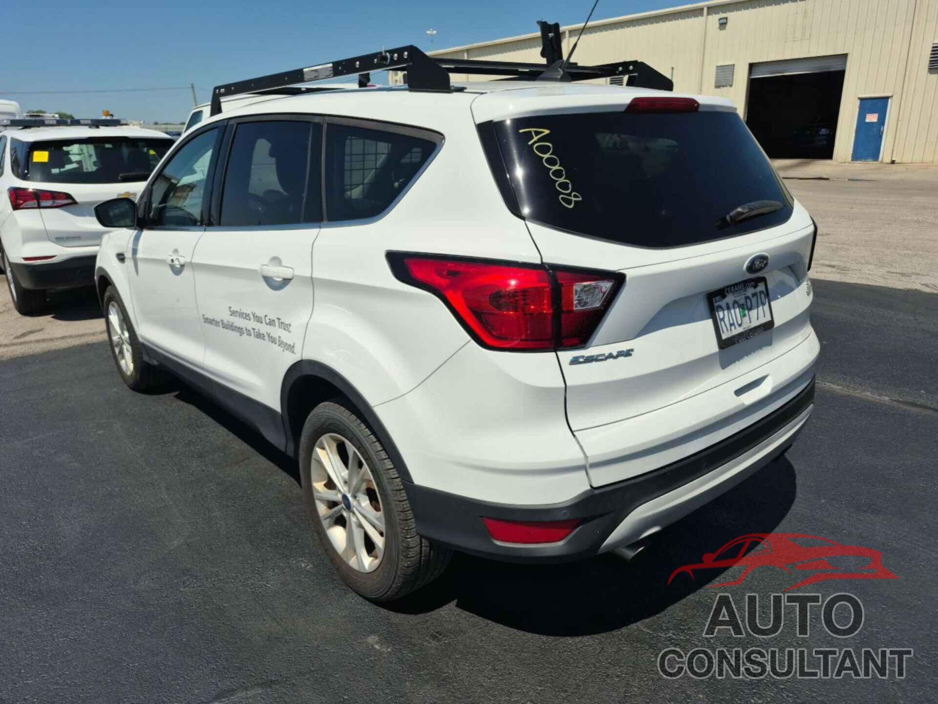 FORD ESCAPE 2019 - 1FMCU0GD8KUC07852