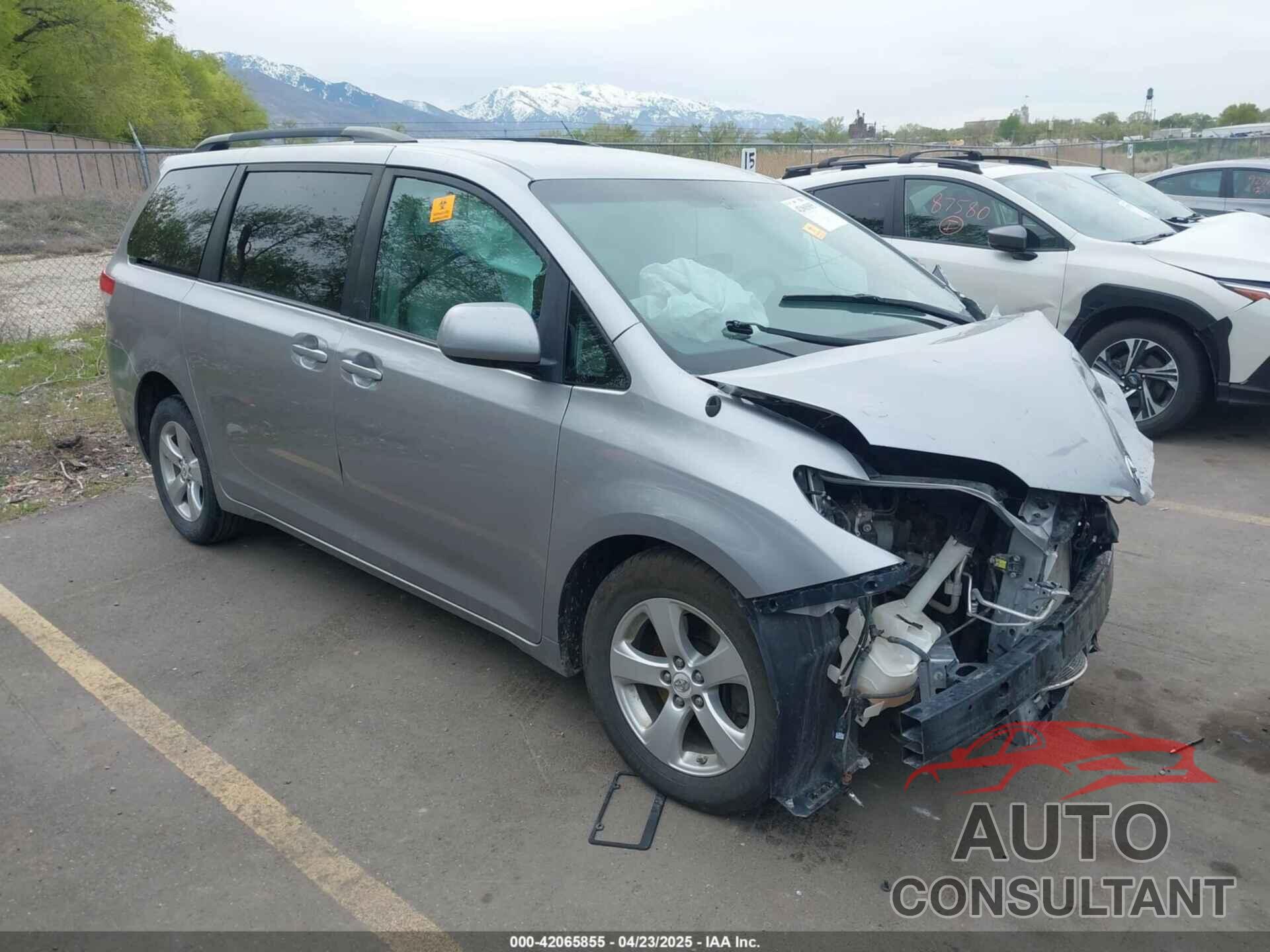 TOYOTA SIENNA 2011 - 5TDKK3DC9BS018960