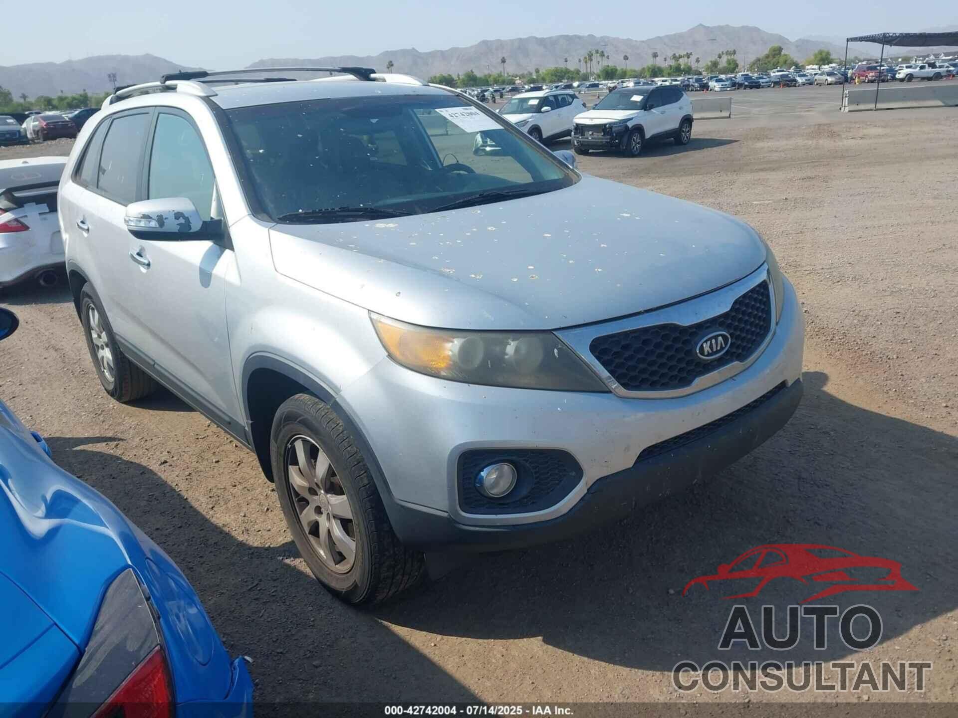 KIA SORENTO 2011 - 5XYKT4A13BG186256