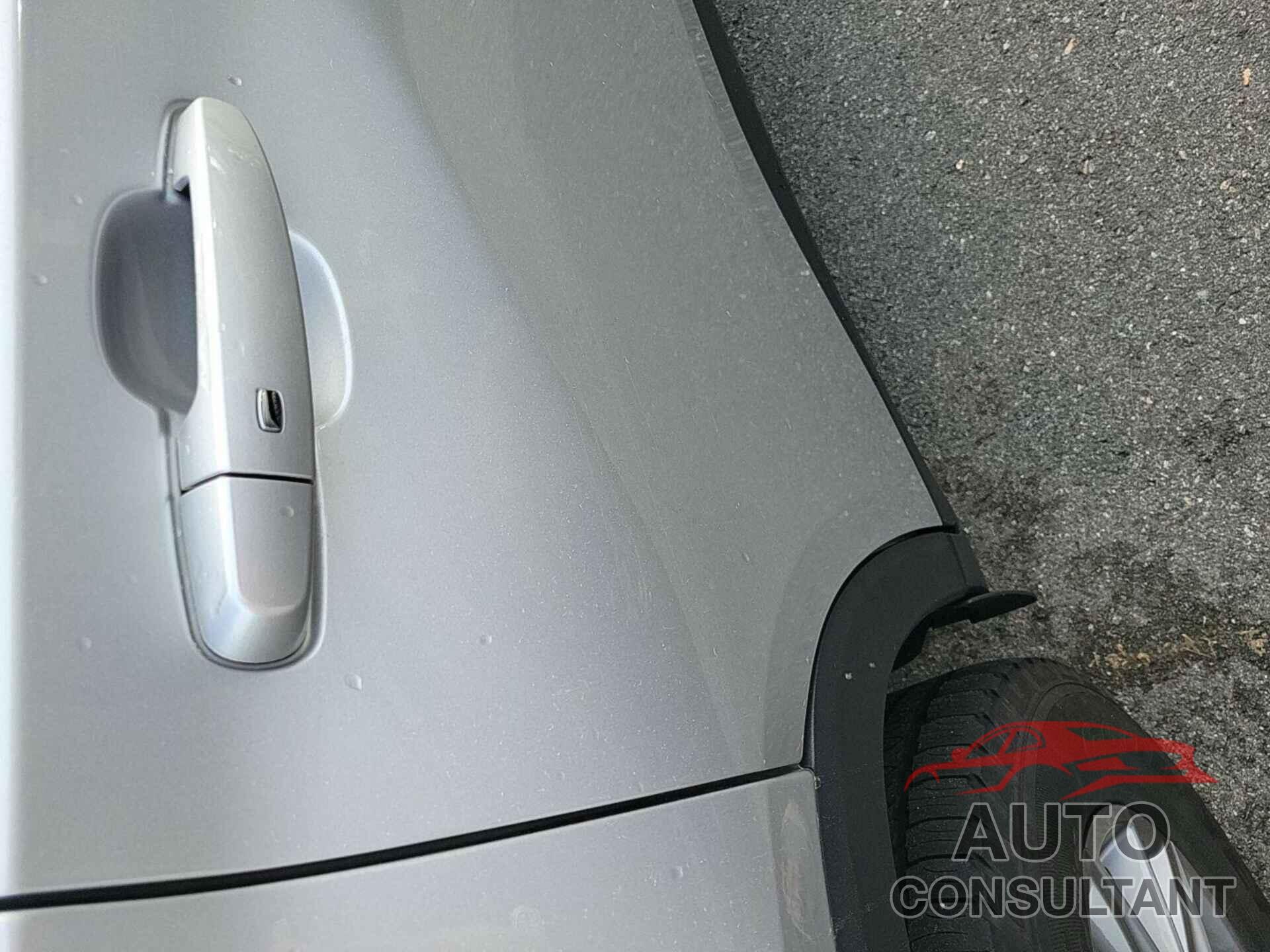 CHEVROLET TRAVERSE 2022 - 1GNEVHKW1NJ141353