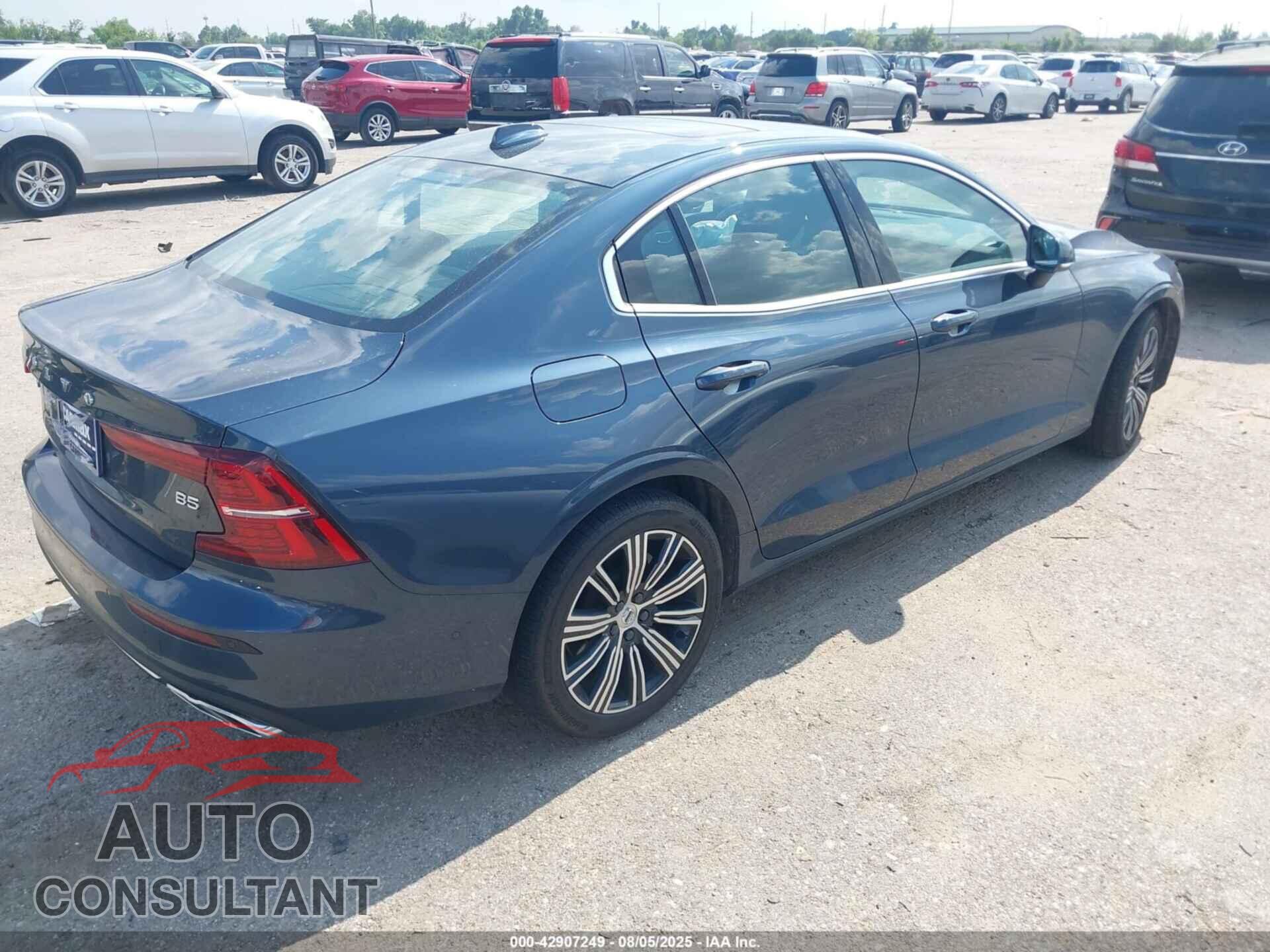 VOLVO S60 2022 - 7JRL12FL9NG178108