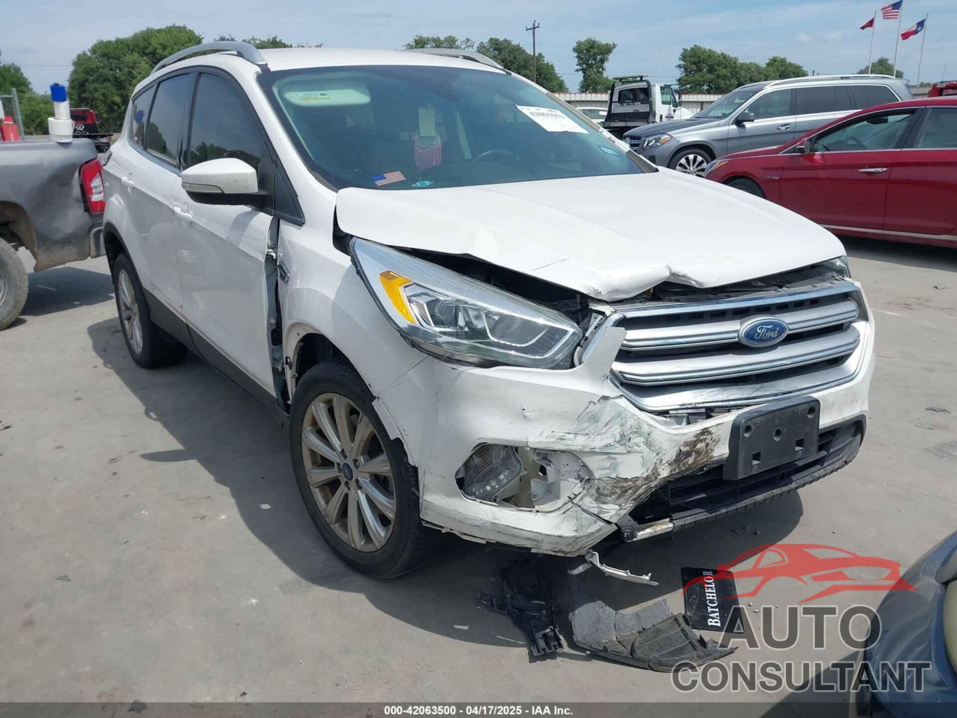 FORD ESCAPE 2017 - 1FMCU0J99HUA60874