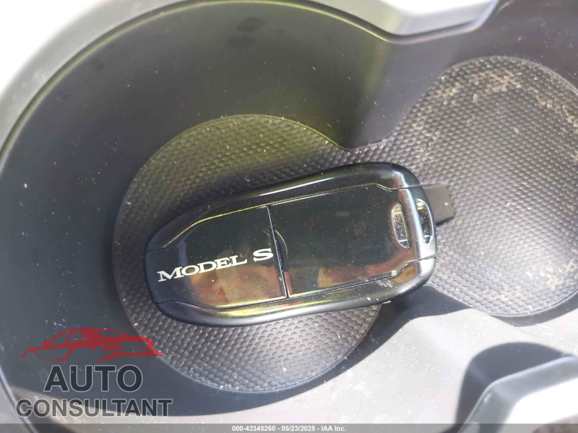 TESLA MODEL S 2016 - 5YJSA1E26GF159977