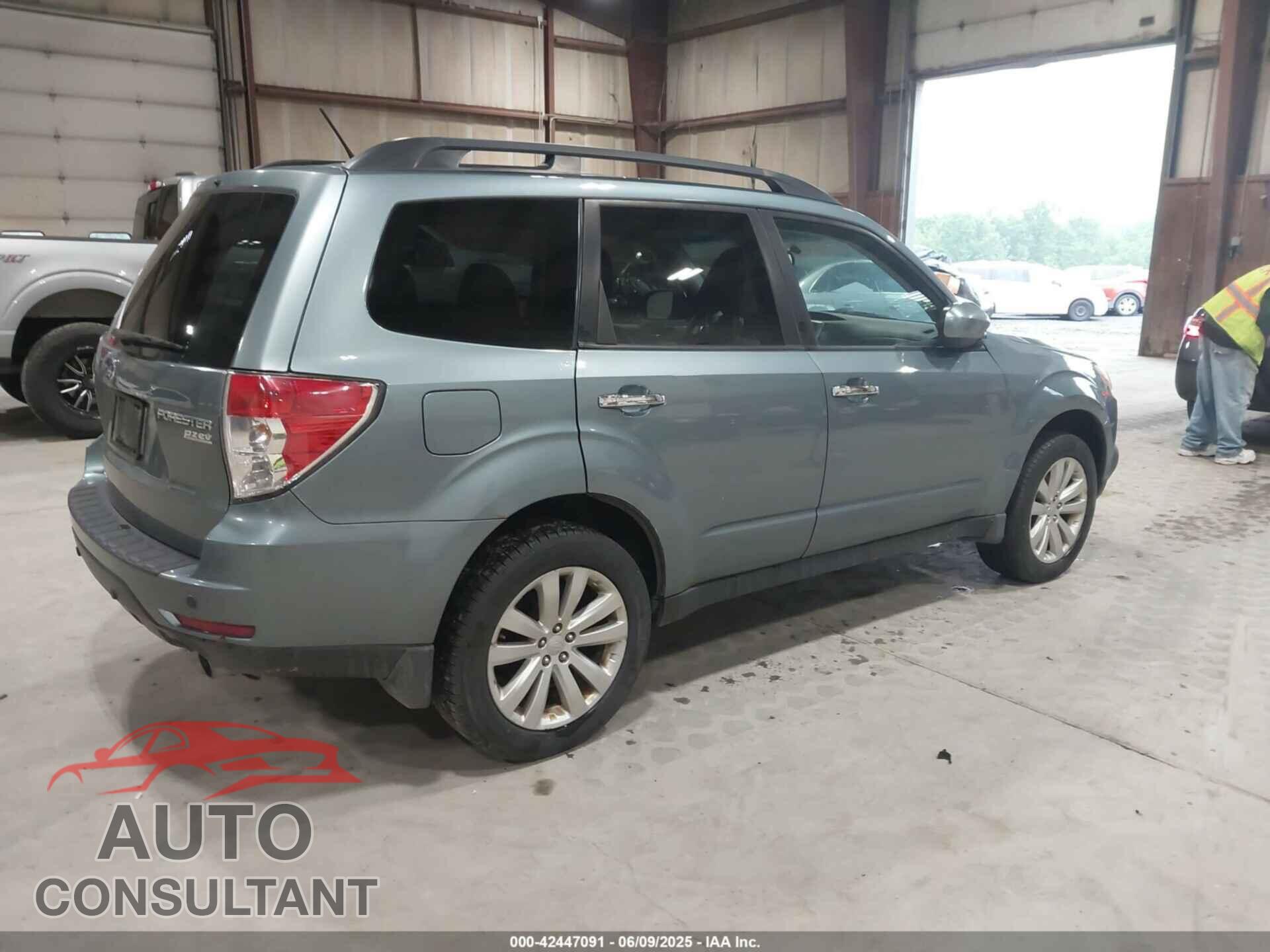 SUBARU FORESTER 2011 - JF2SHAEC2BH759071