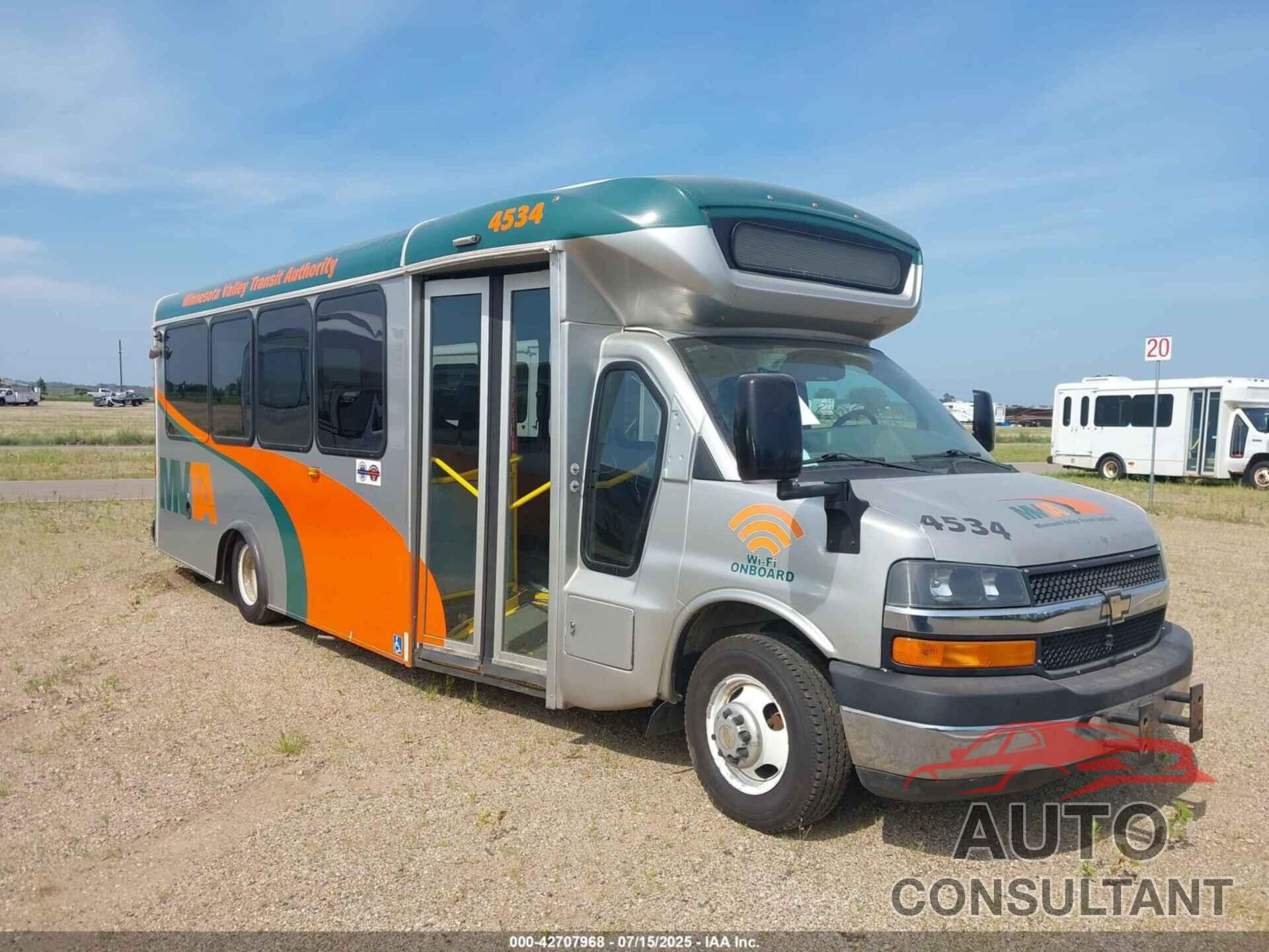 CHEVROLET EXPRESS CUTAWAY 2015 - 1GB6G5BL4F1147391