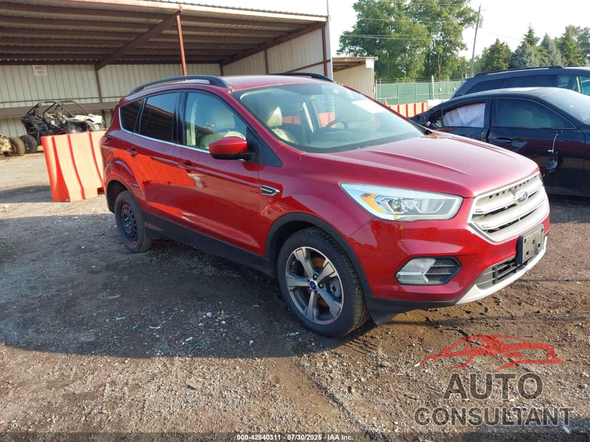 FORD ESCAPE 2017 - 1FMCU9GD8HUE04615