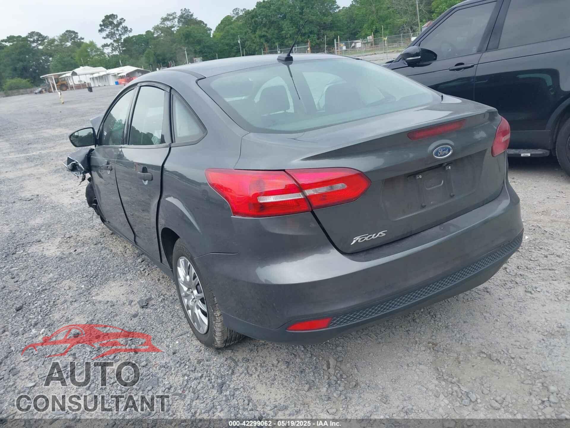 FORD FOCUS 2017 - 1FADP3E29HL262169