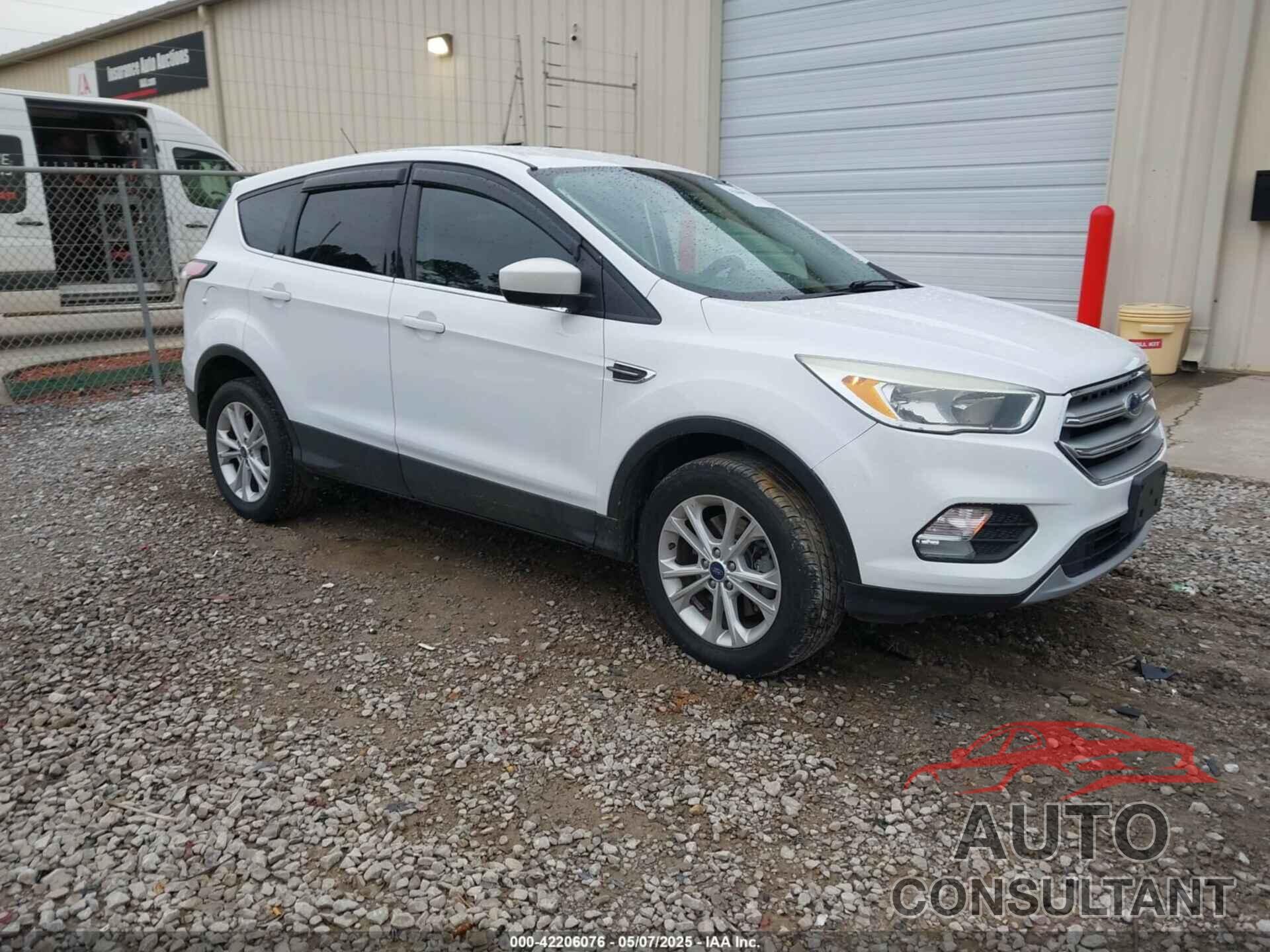 FORD ESCAPE 2017 - 1FMCU9GD6HUD02830