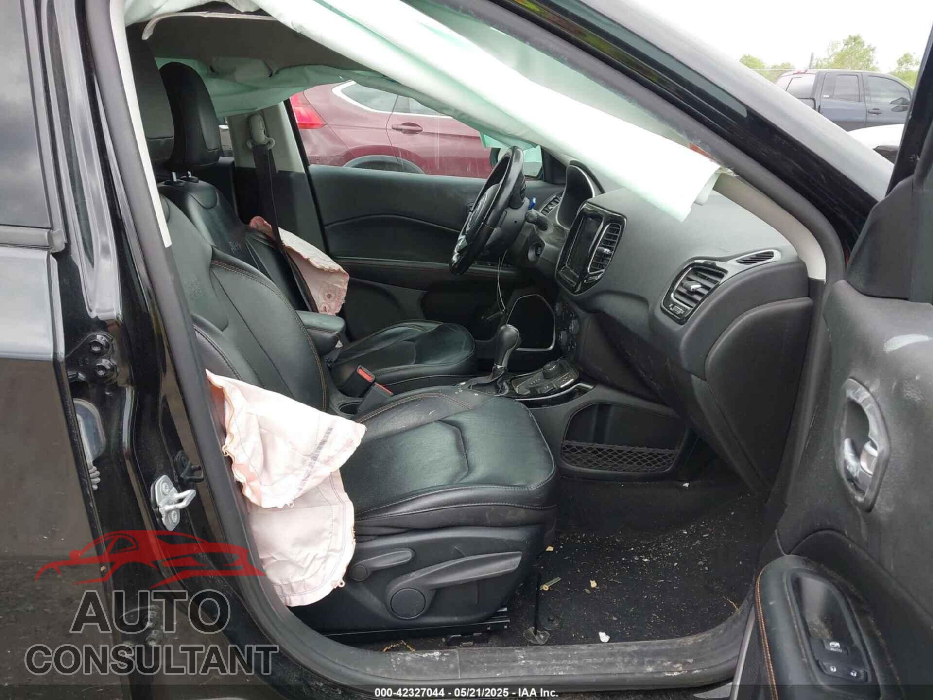 JEEP COMPASS 2019 - 3C4NJDCB2KT821856