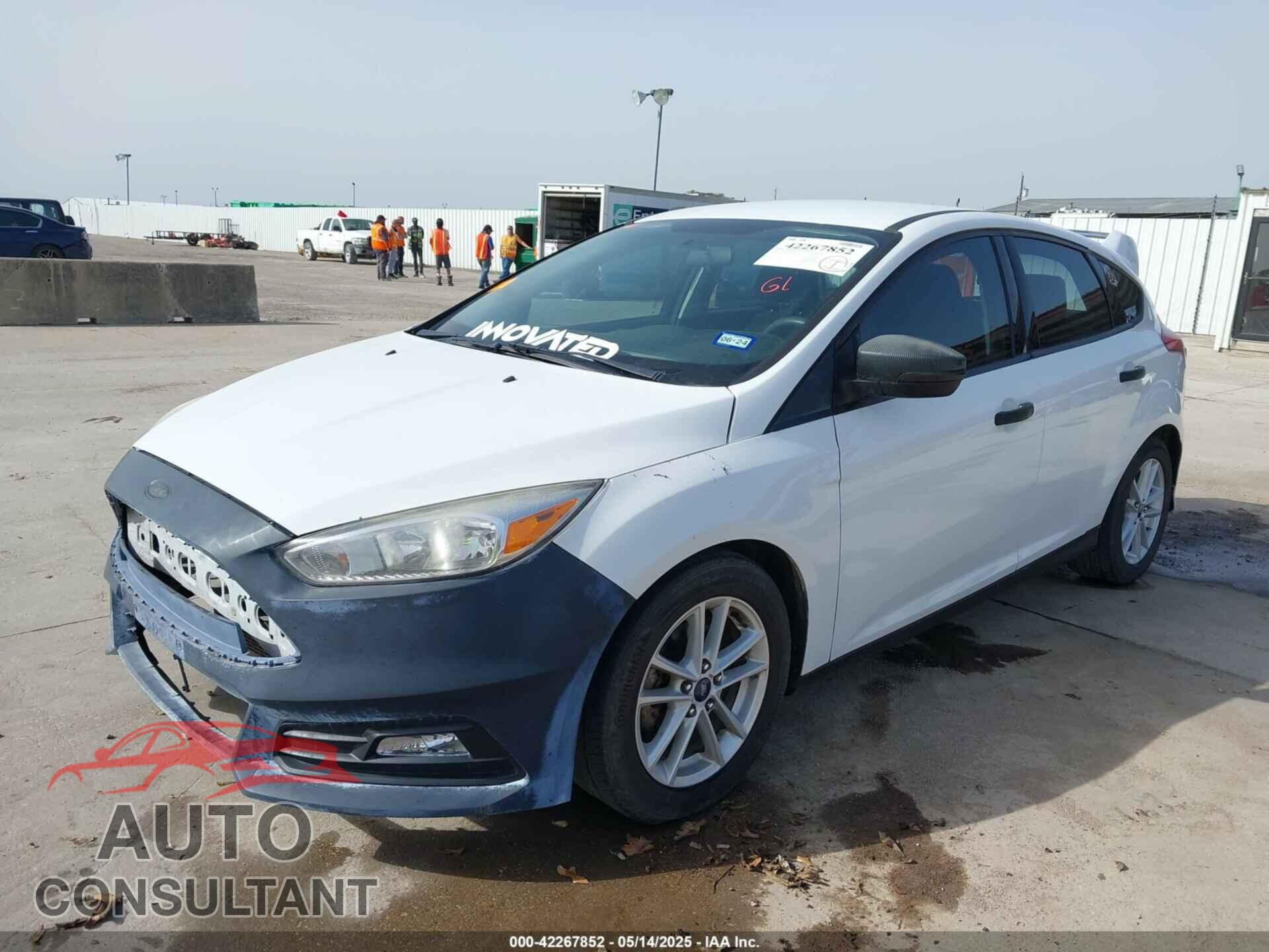 FORD FOCUS 2017 - 1FADP3K21HL347348