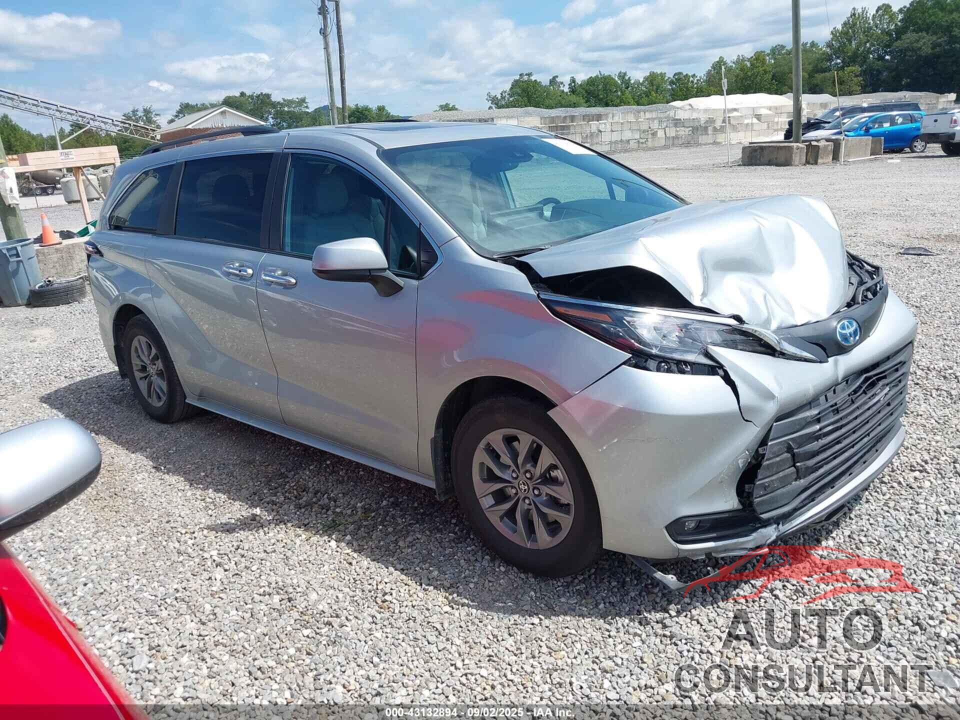 TOYOTA SIENNA 2025 - 5TDJRKEC3SS236876