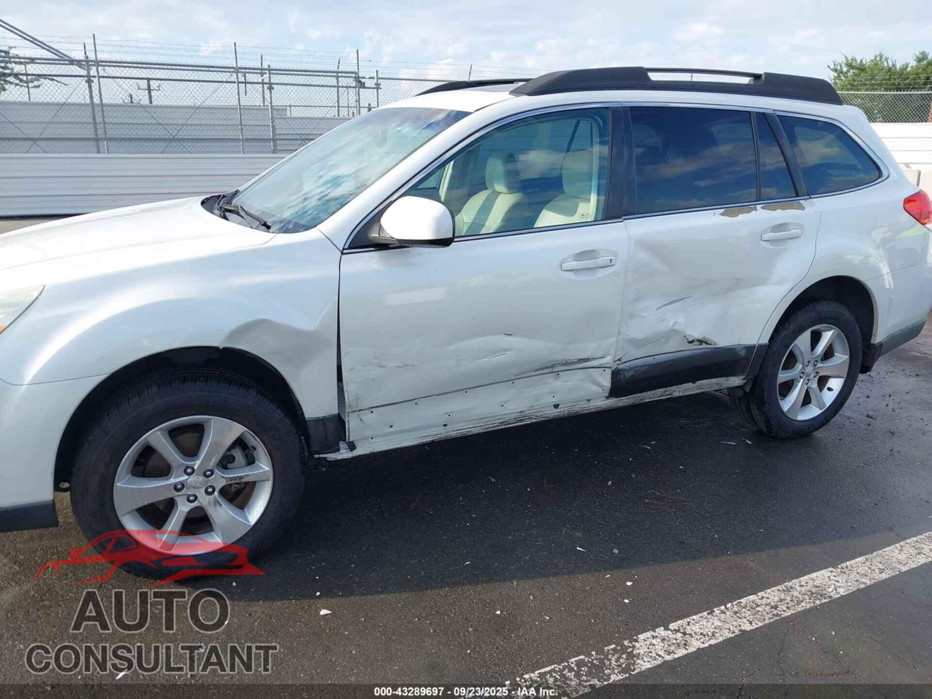 SUBARU OUTBACK 2013 - 4S4BRBLC4D3295443