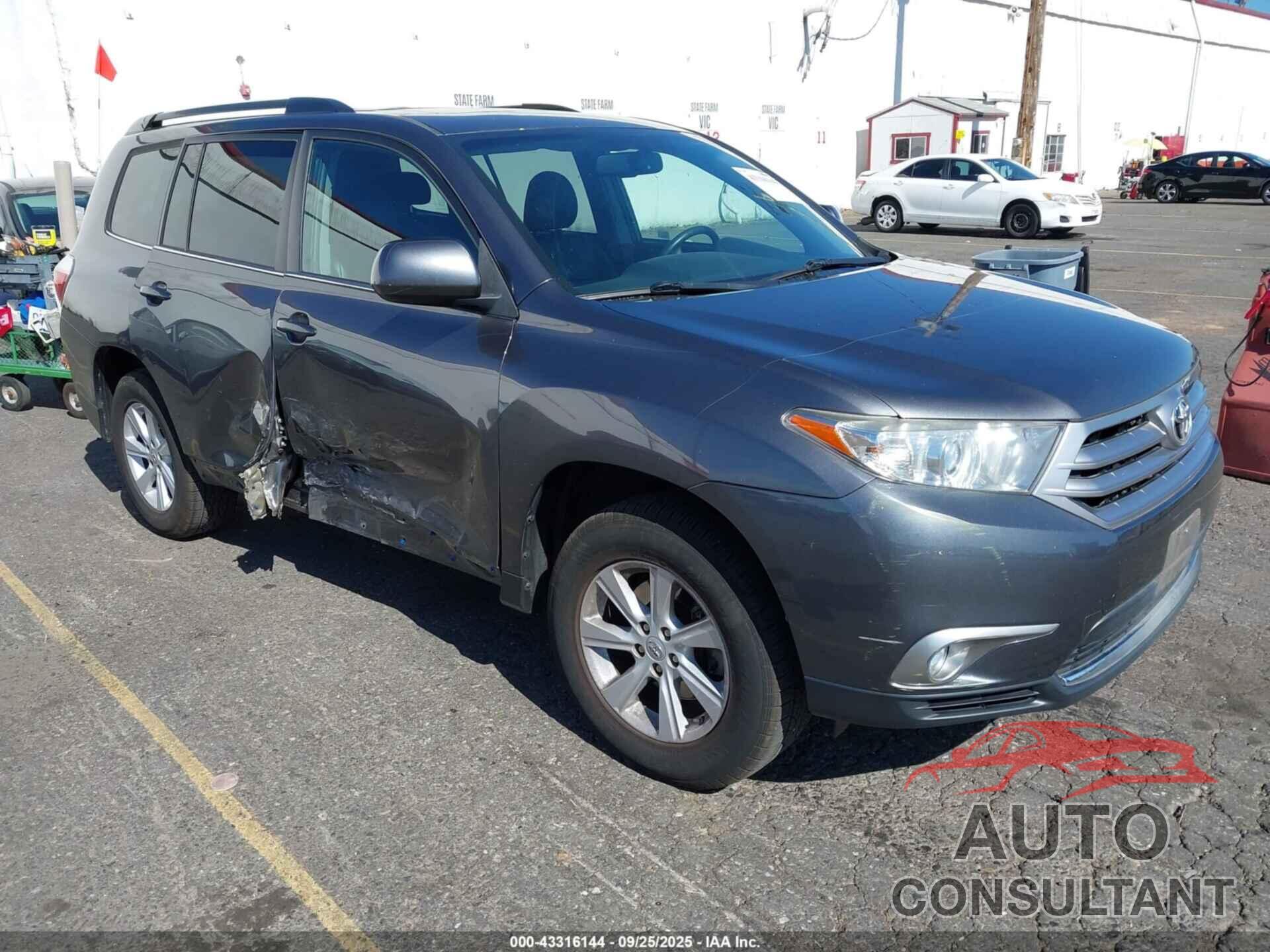 TOYOTA HIGHLANDER 2013 - 5TDBK3EHXDS251145