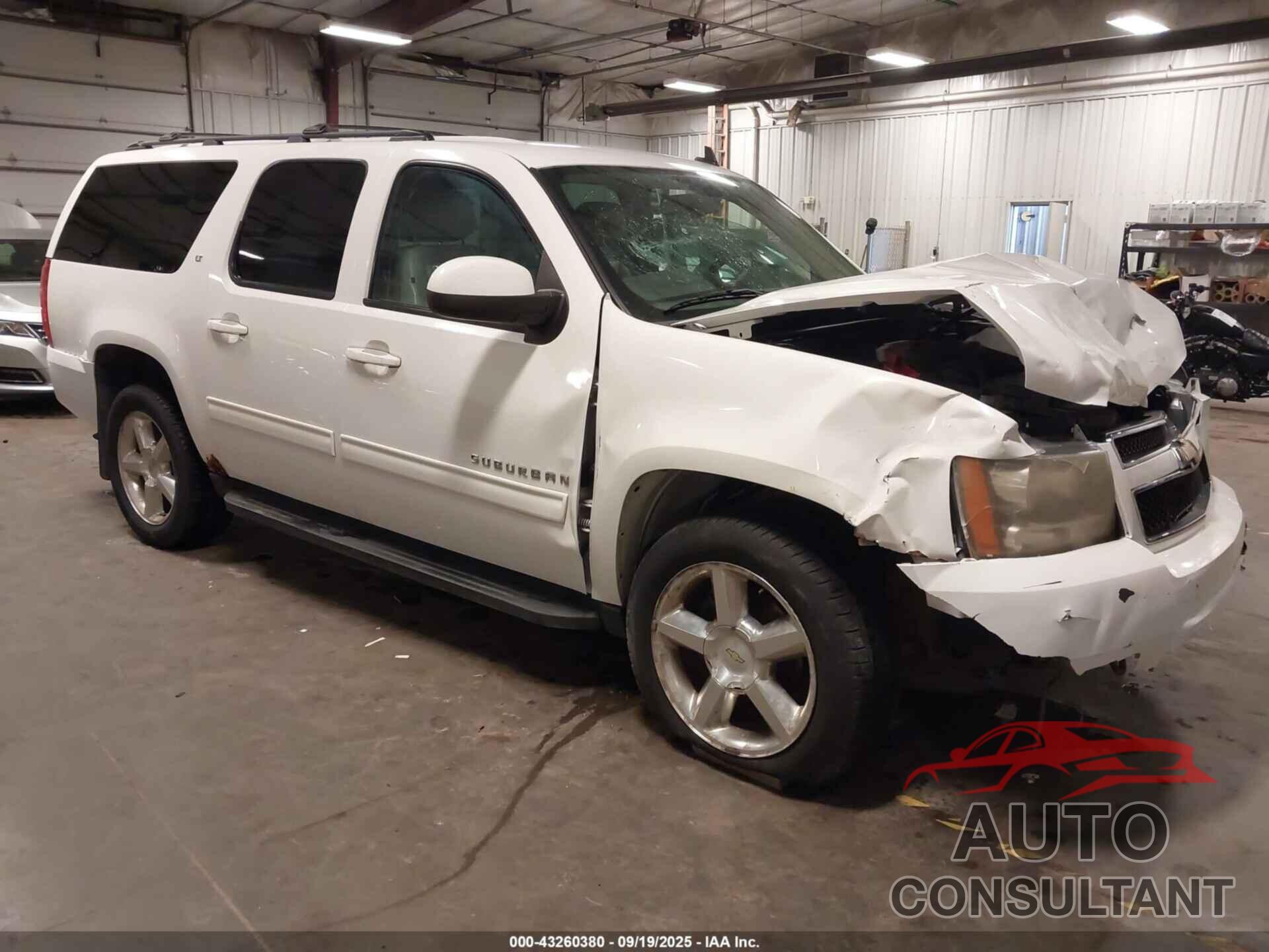 CHEVROLET SUBURBAN 1500 2010 - 1GNUKJE32AR272865