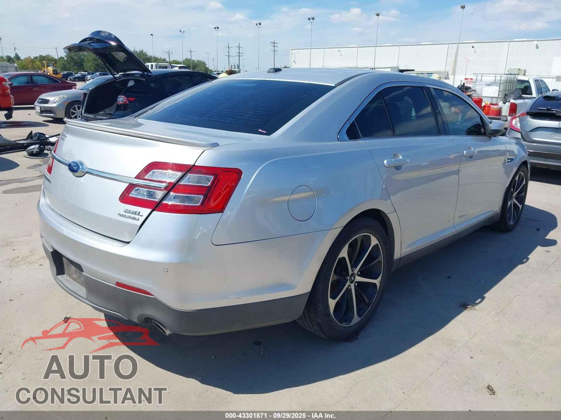FORD TAURUS 2014 - 1FAHP2E88EG177554