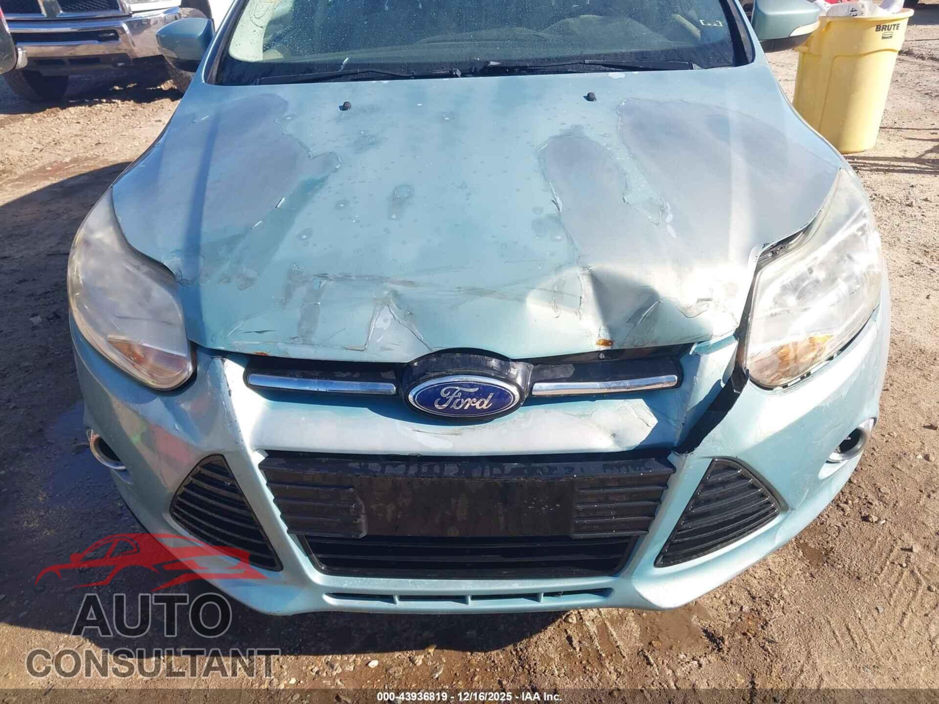 FORD FOCUS 2012 - 1FAHP3M22CL200396