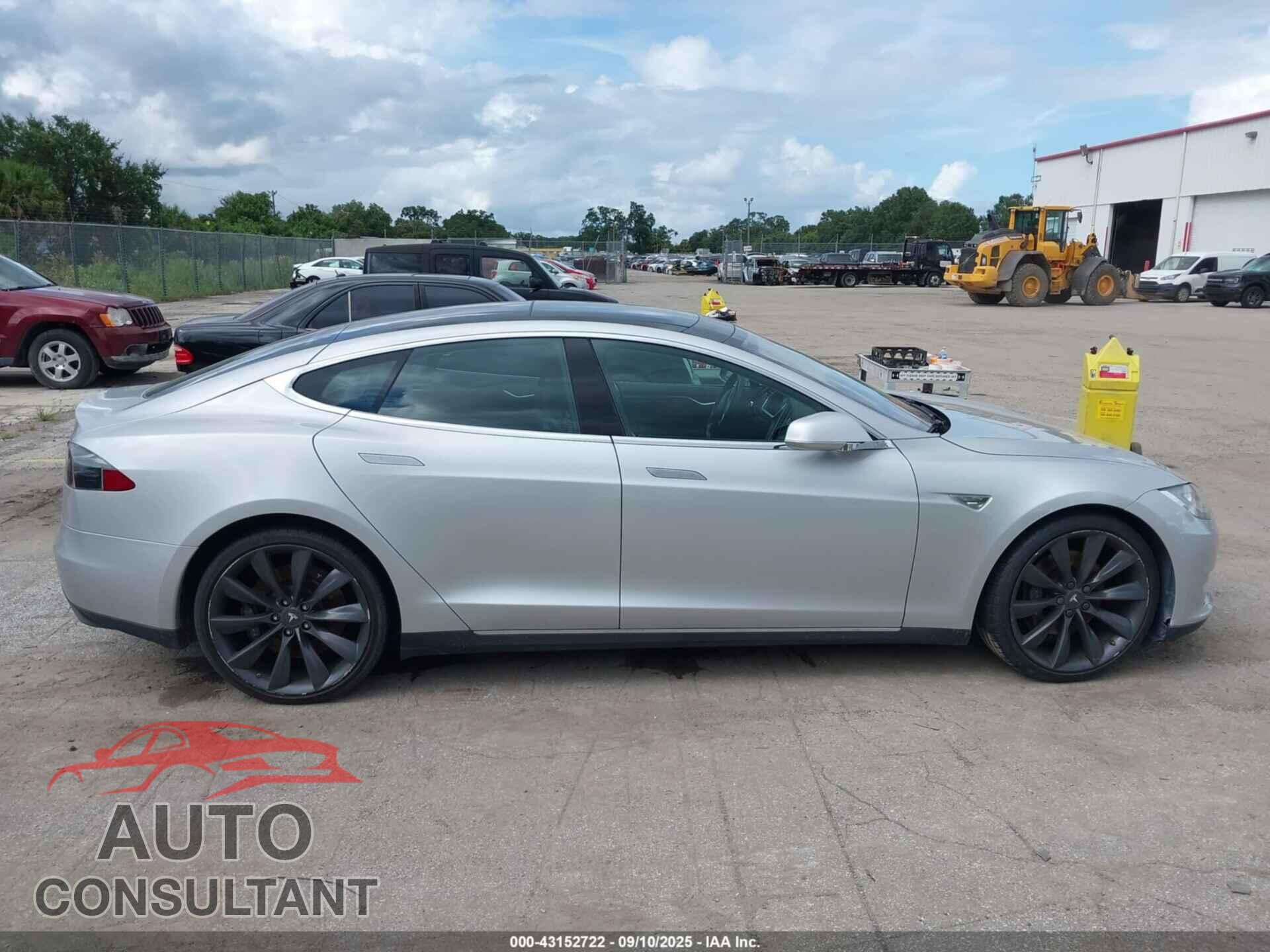 TESLA MODEL S 2012 - 5YJSA1DN1CFP02643