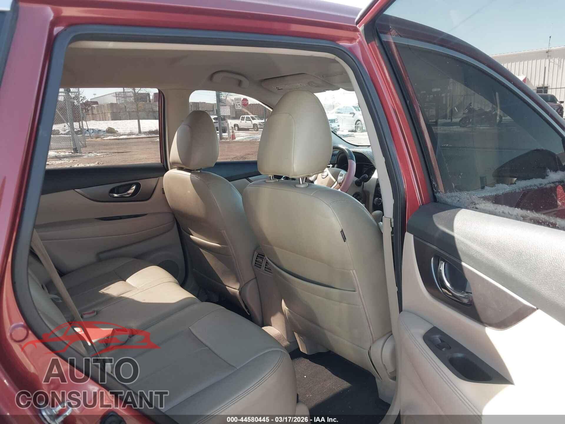 NISSAN ROGUE 2015 - KNMAT2MT2FP529865