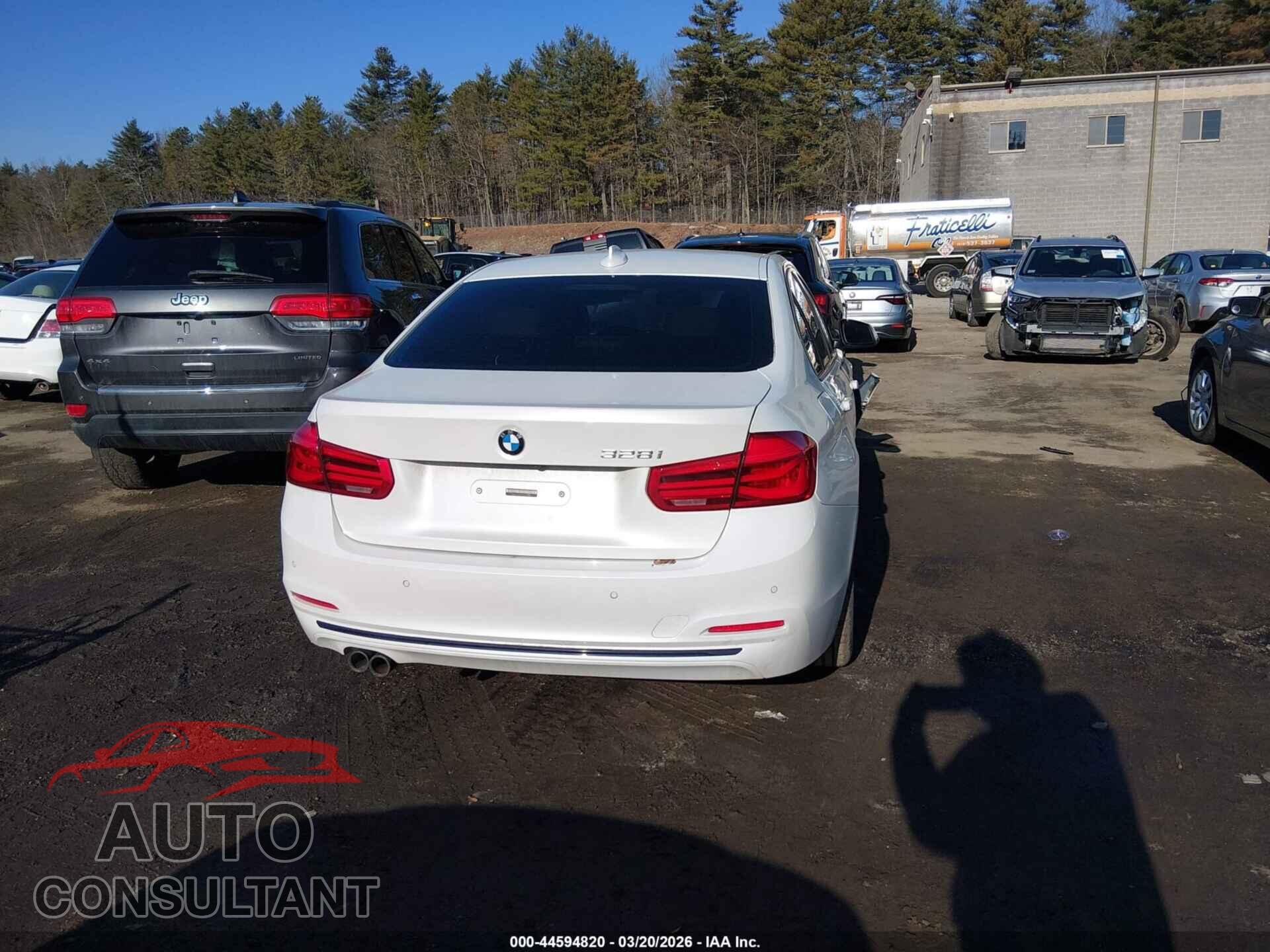 BMW 328I 2016 - WBA8E3G50GNU05194