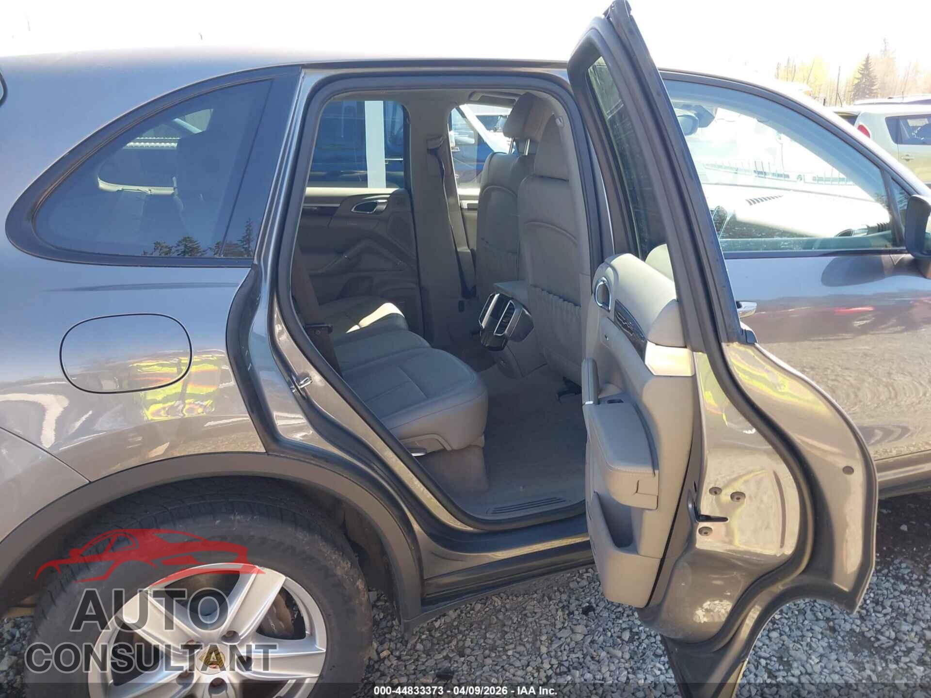PORSCHE CAYENNE 2011 - WP1AA2A24BLA08227