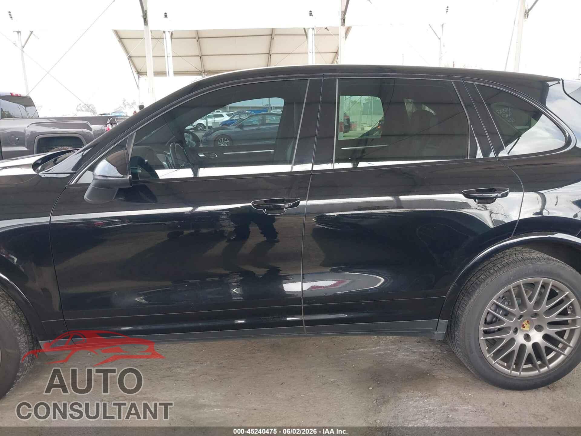 PORSCHE CAYENNE 2018 - WP1AA2A27JKA01096