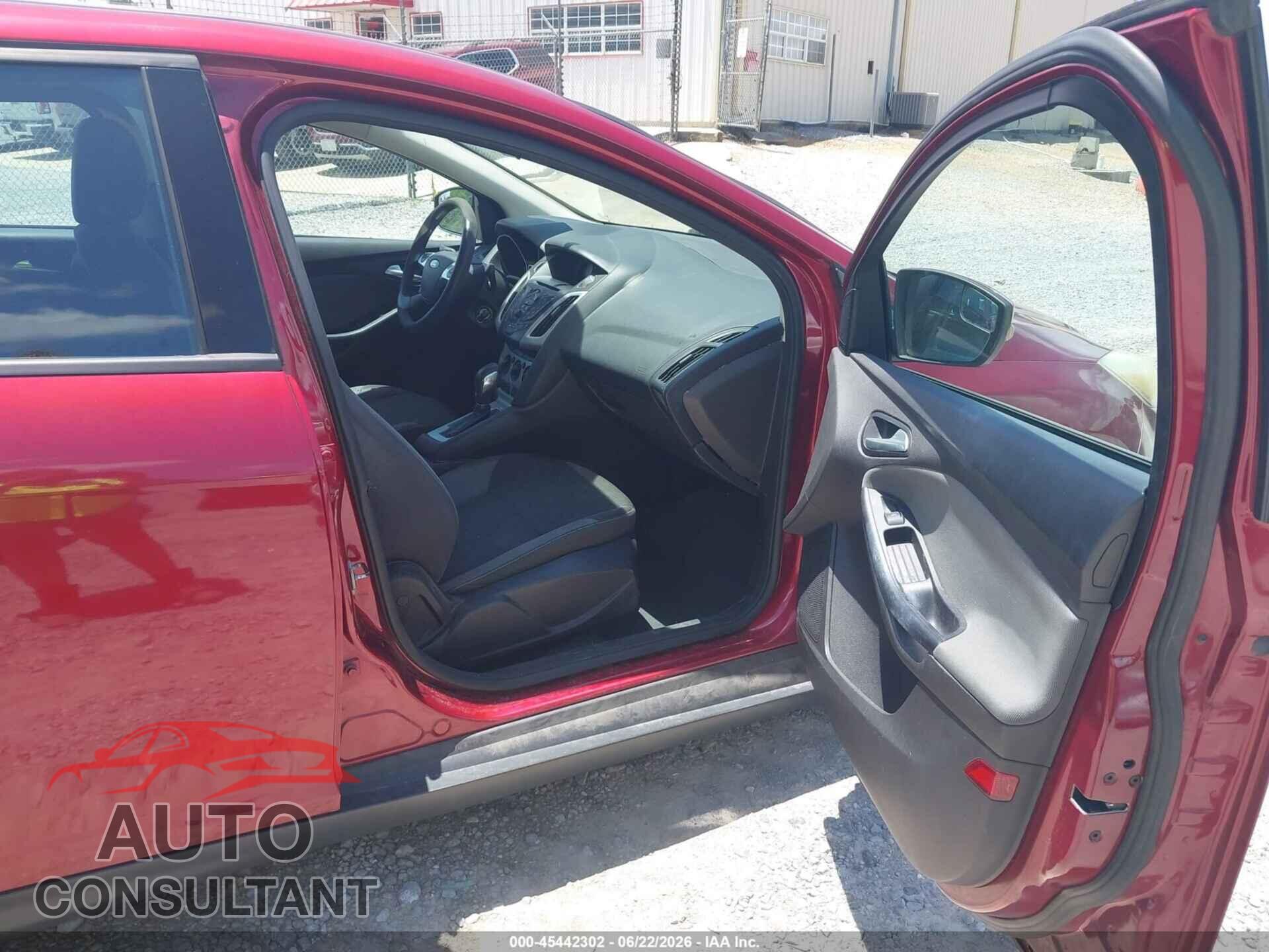 FORD FOCUS 2014 - 1FADP3F28EL190911