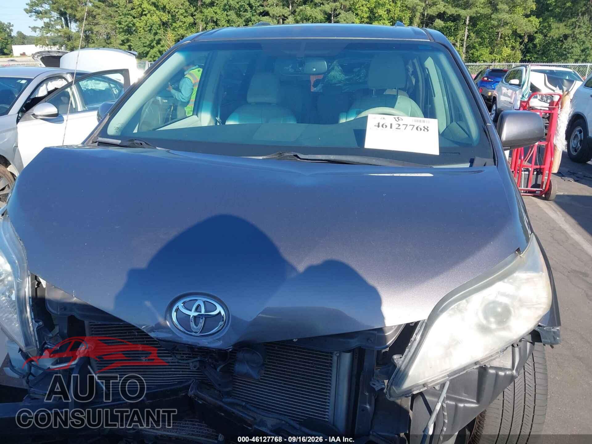 TOYOTA SIENNA 2013 - 5TDYK3DC8DS298867