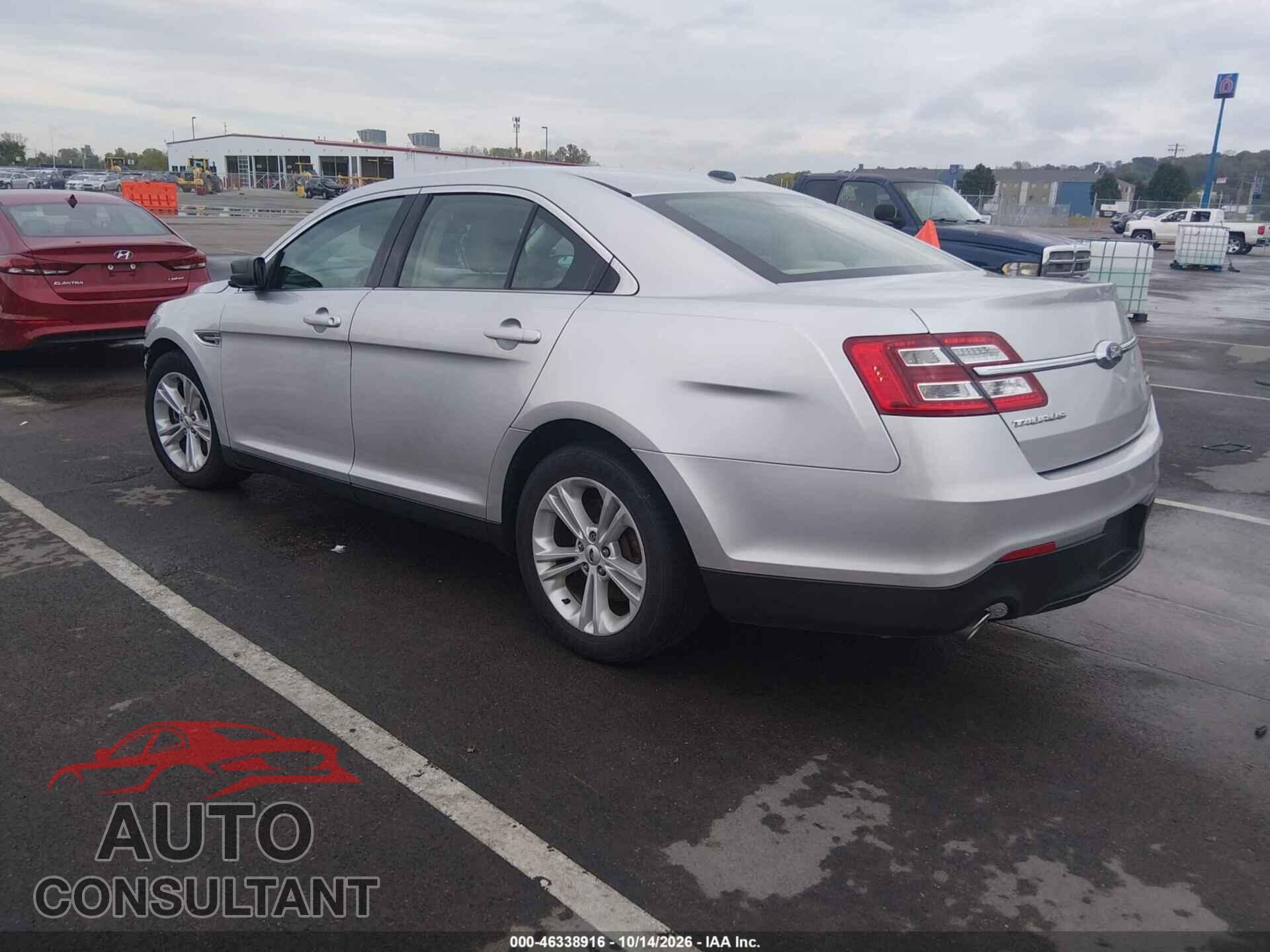 FORD TAURUS 2017 - 1FAHP2D86HG115656