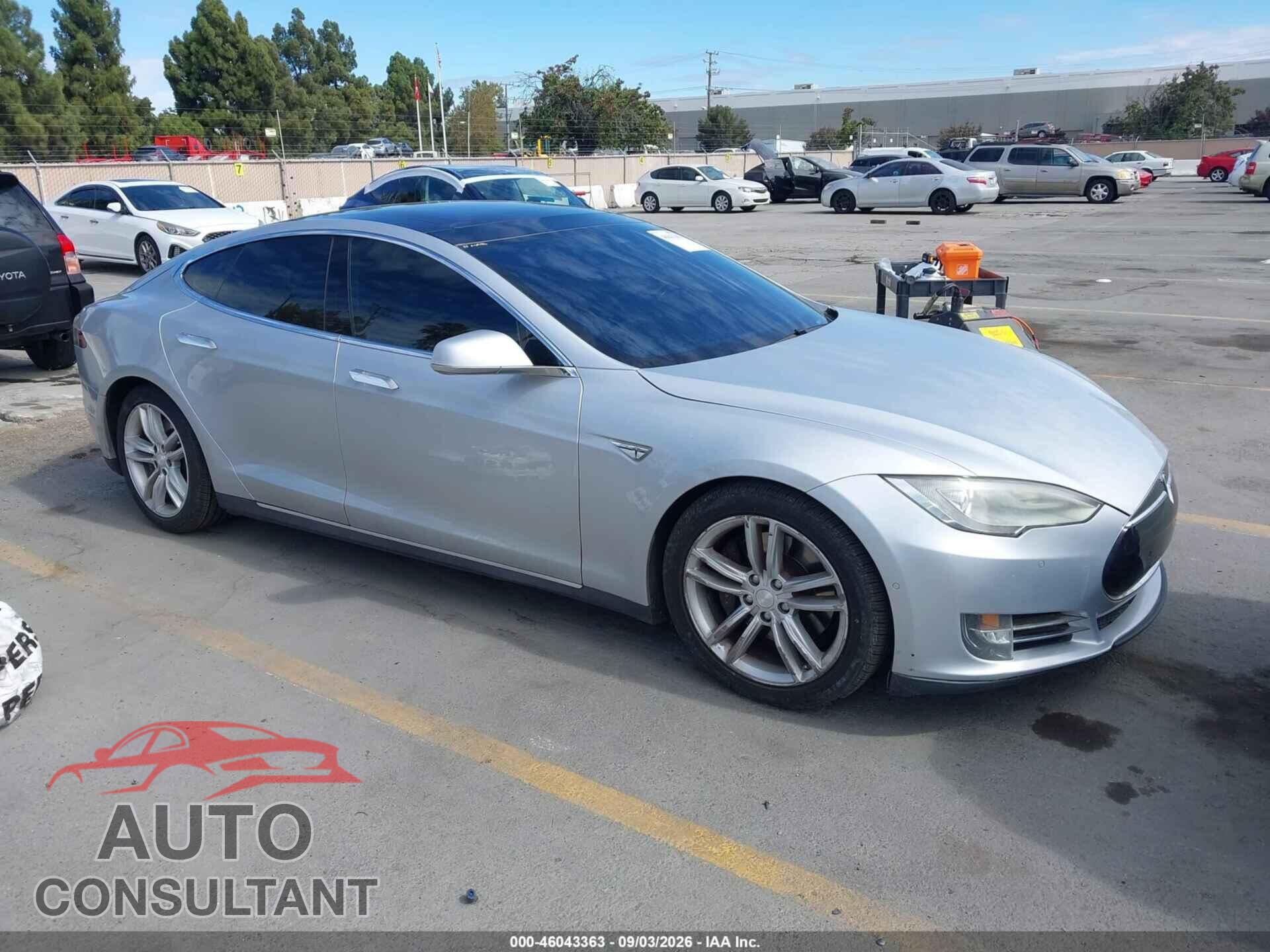TESLA MODEL S 2016 - 5YJSA1E2XGF126352