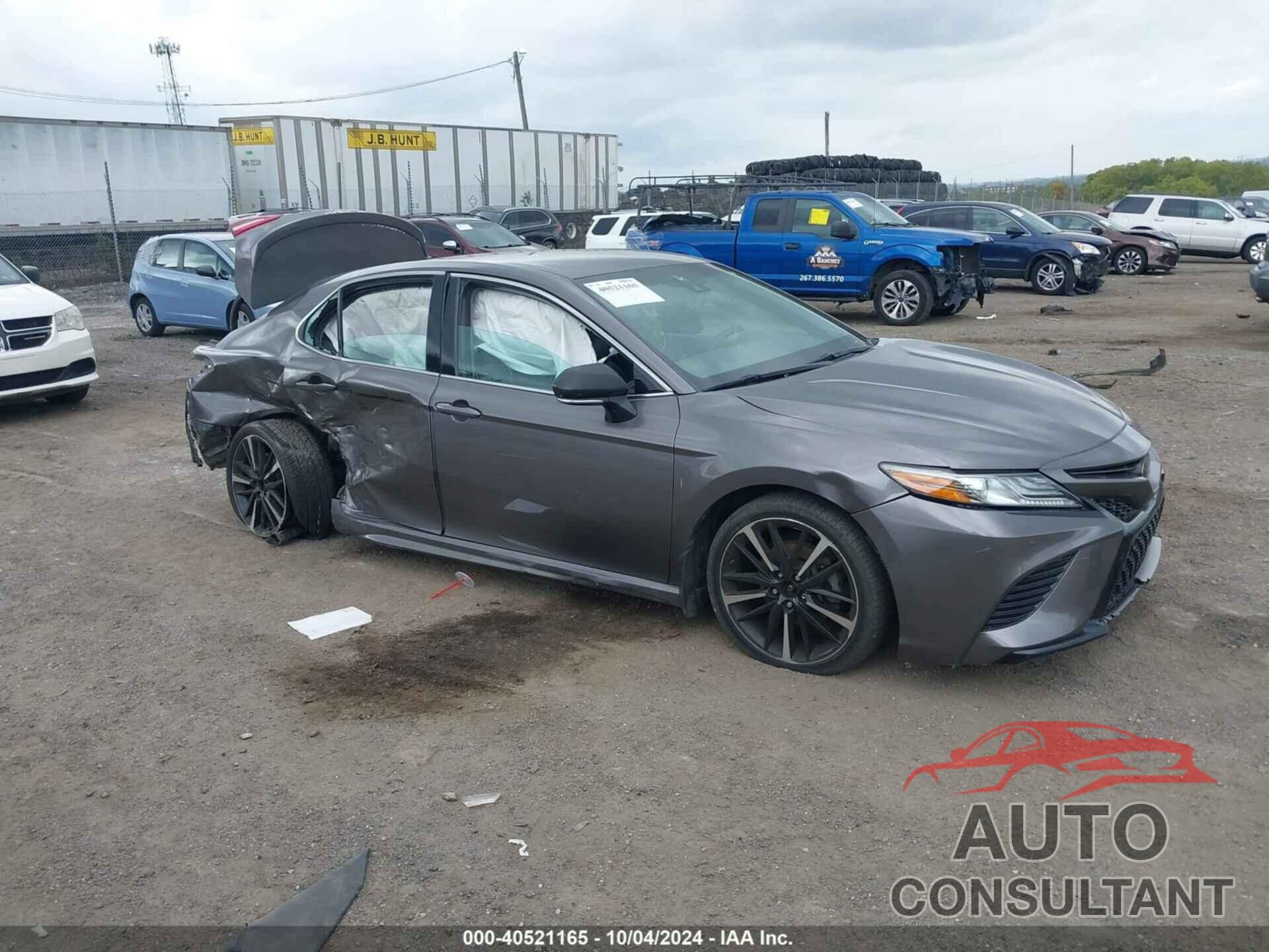 TOYOTA CAMRY 2018 - 4T1B61HK8JU059130
