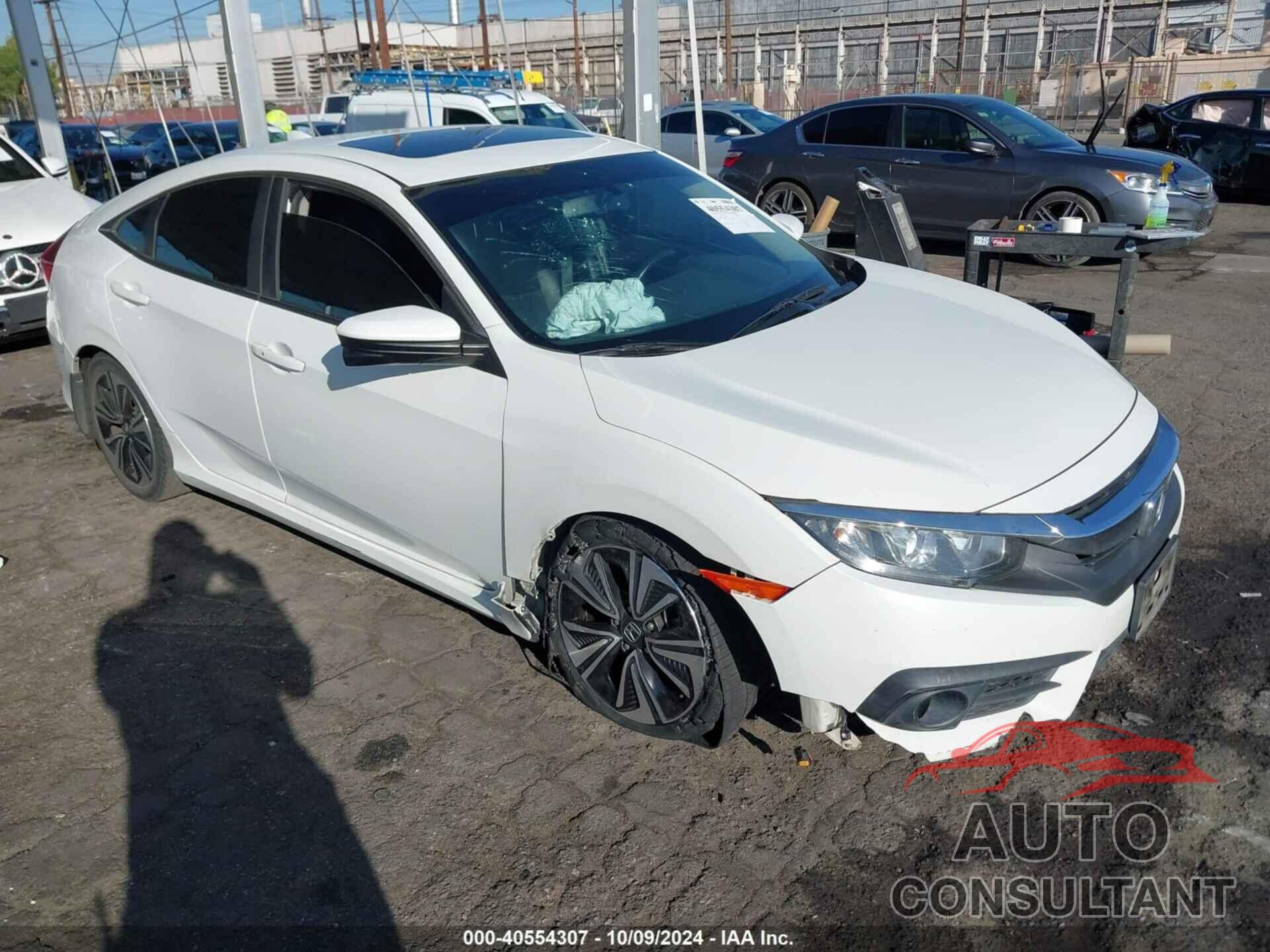 HONDA CIVIC 2018 - JHMFC1F70JX007386