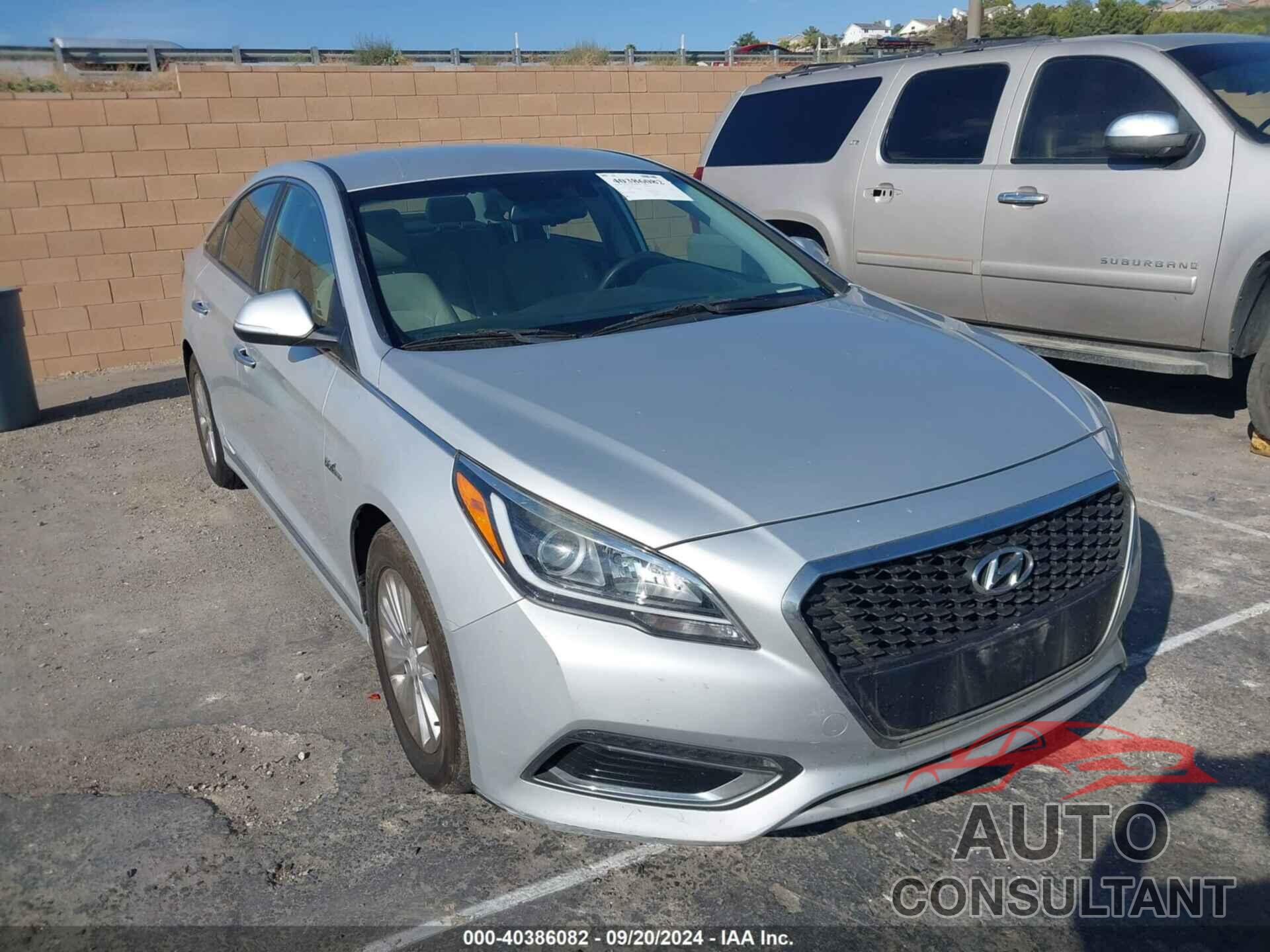 HYUNDAI SONATA HYBRID 2017 - KMHE24L13HA045771