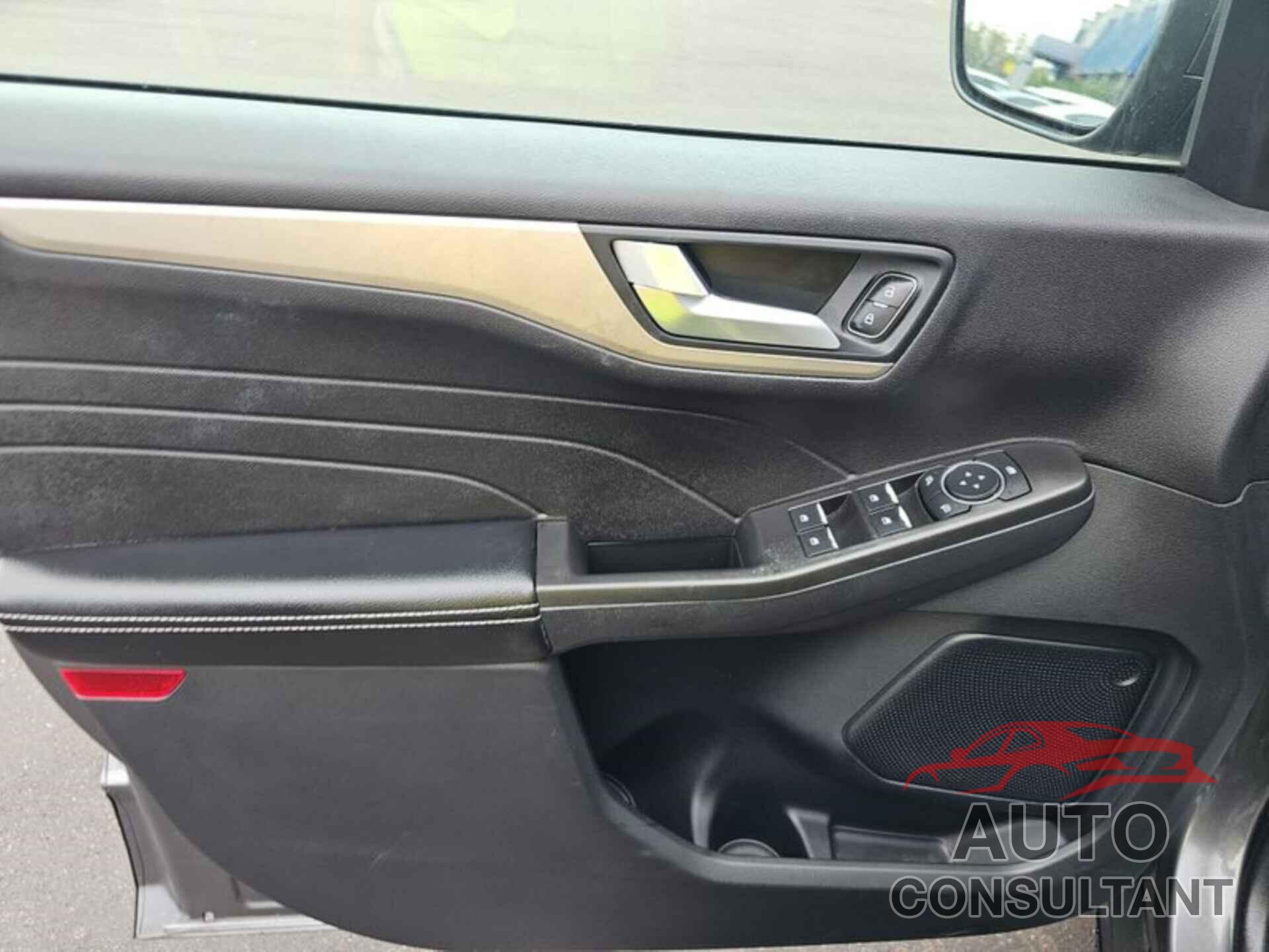 FORD ESCAPE 2021 - 1FMCU0BZ3MUA36952