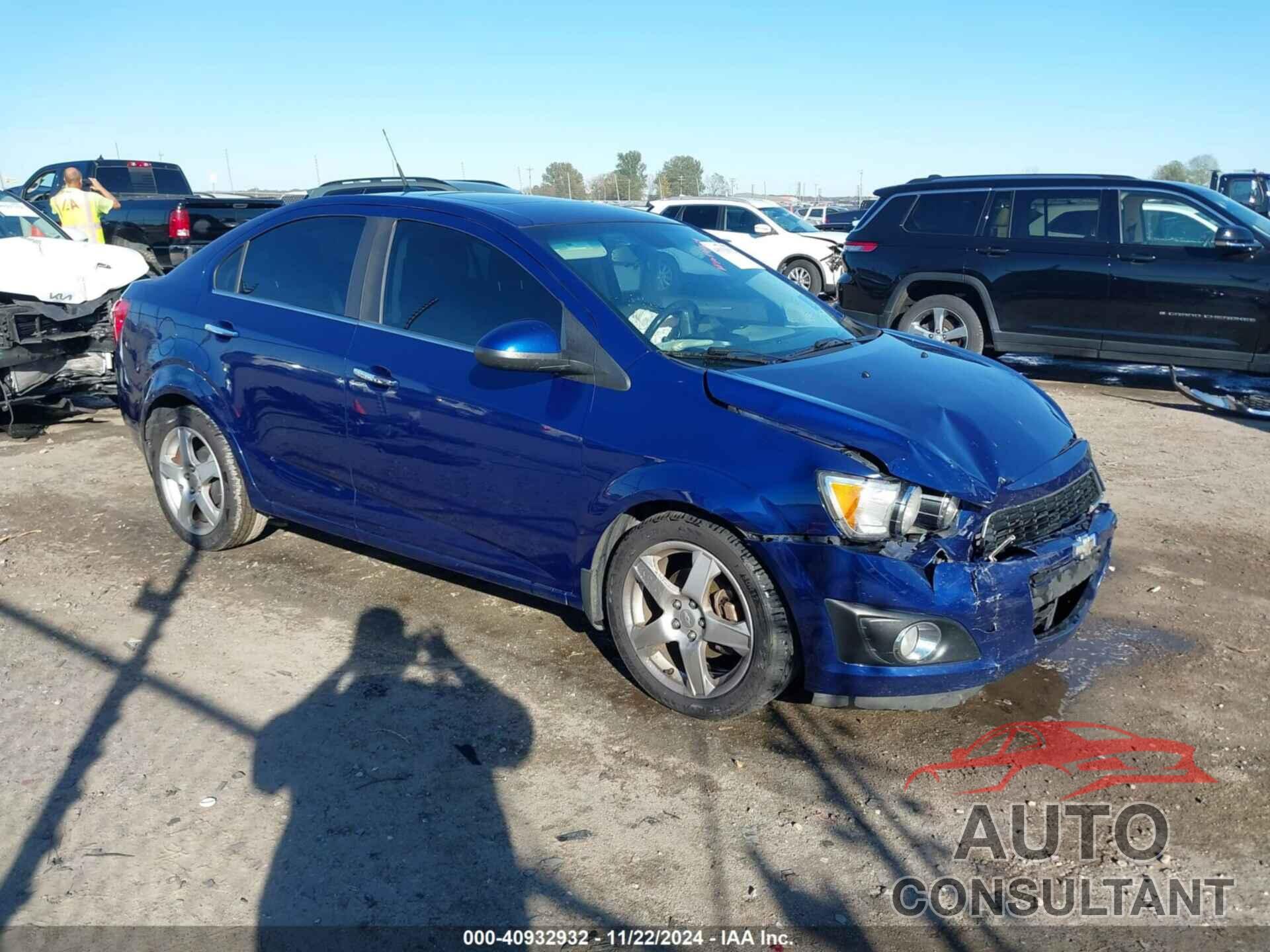 CHEVROLET SONIC 2012 - 1G1JE5SBXC4219541