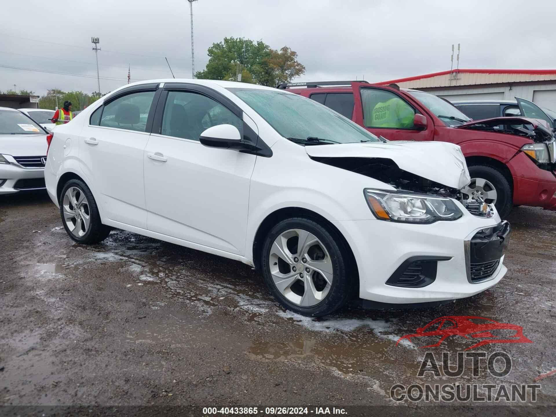 CHEVROLET SONIC 2017 - 1G1JF5SB4H4110285