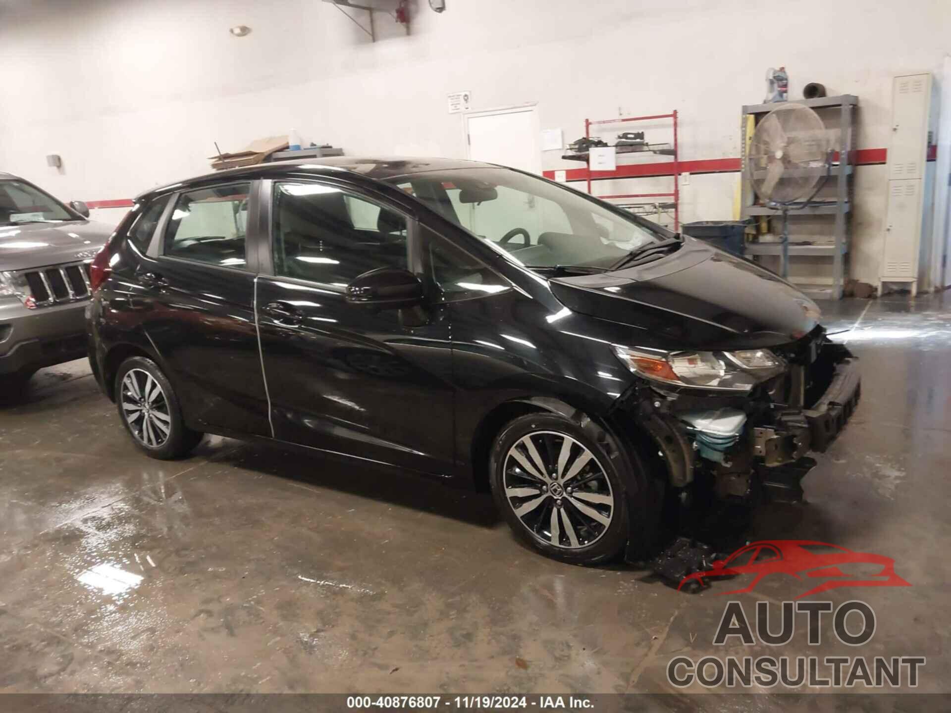 HONDA FIT 2019 - 3HGGK5H86KM748835
