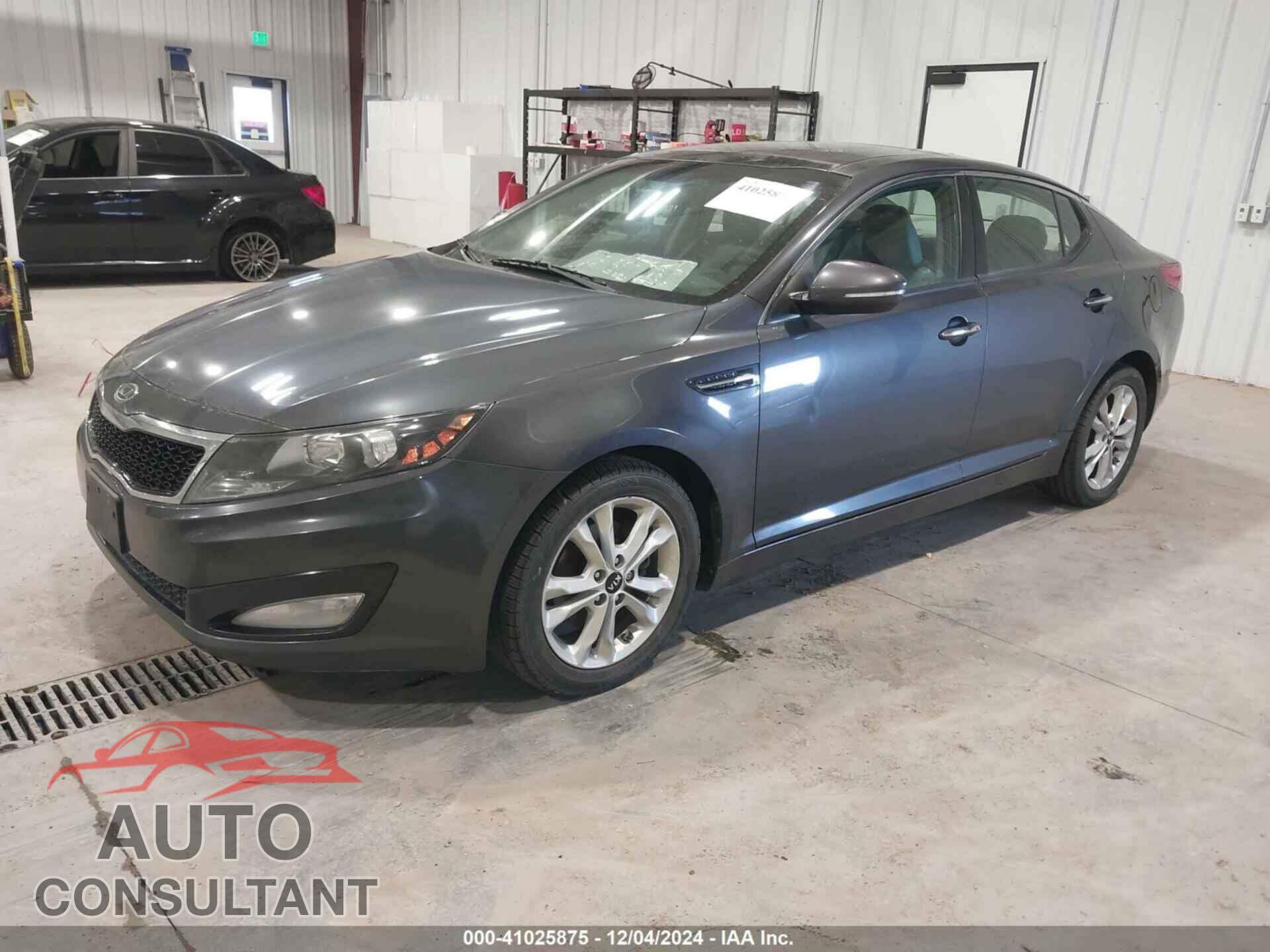 KIA OPTIMA 2011 - KNAGN4A75B5128076
