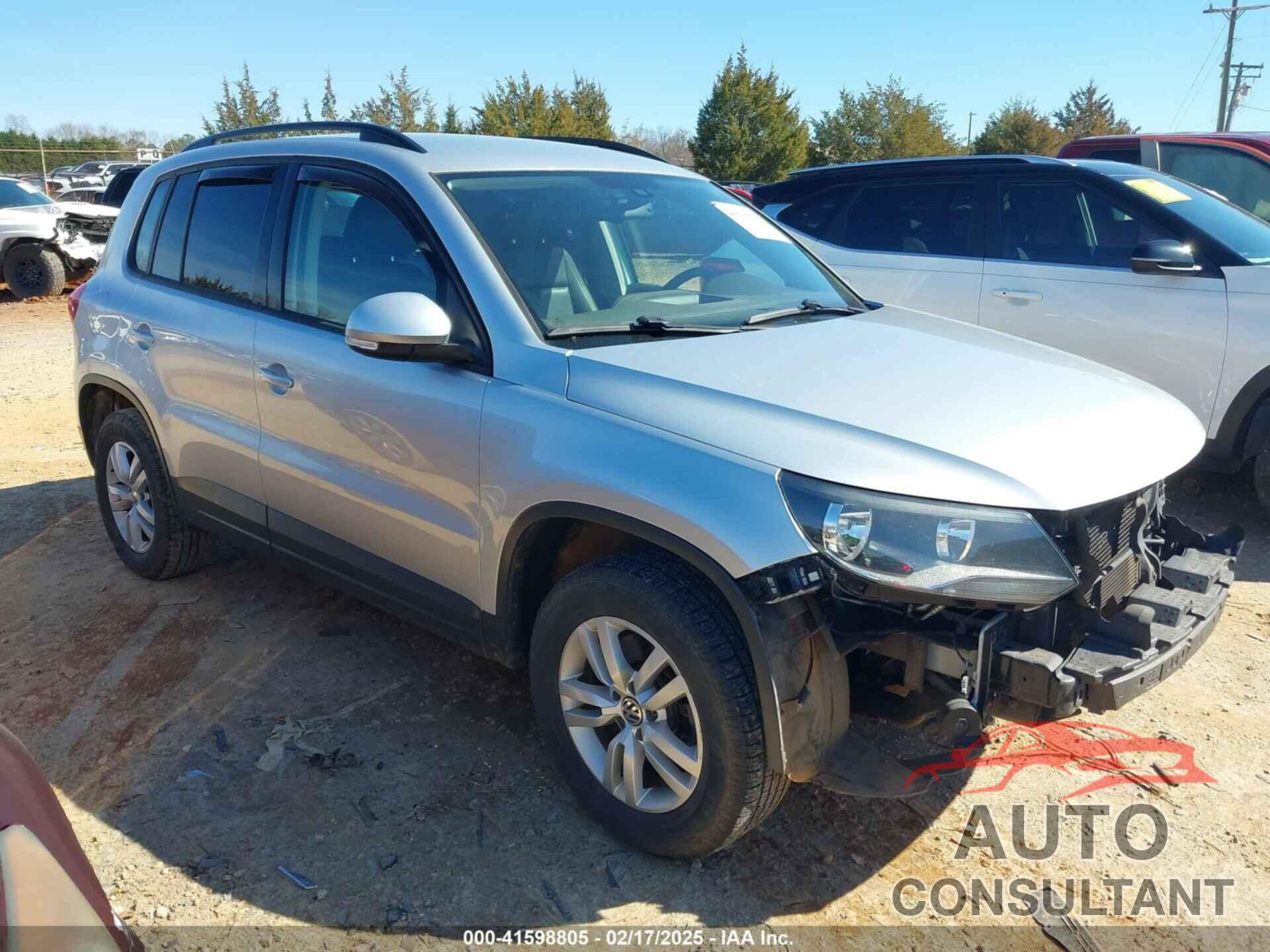 VOLKSWAGEN TIGUAN 2017 - WVGAV7AX5HK004440