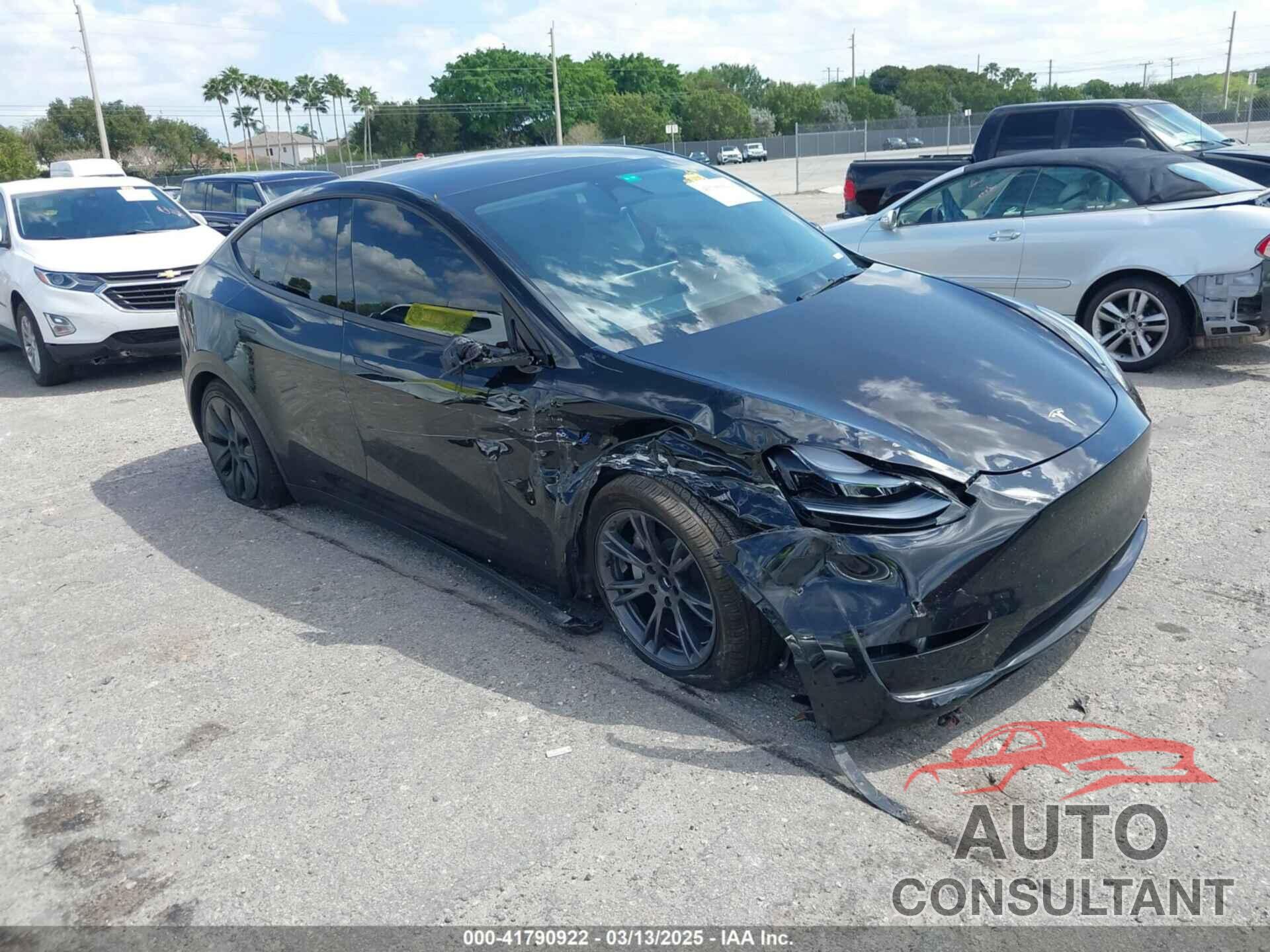 TESLA MODEL Y 2024 - 7SAYGDED6RF191135