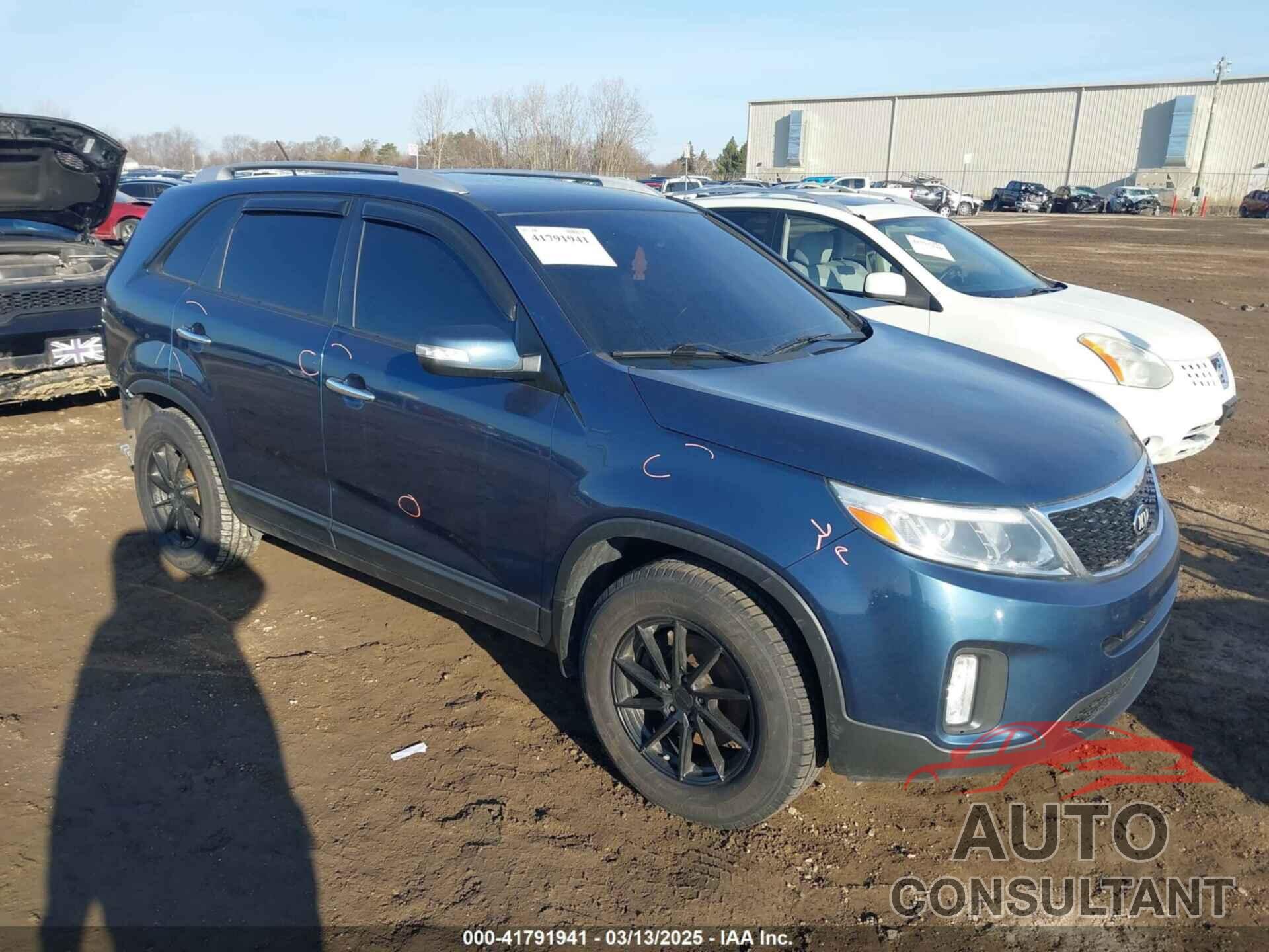 KIA SORENTO 2015 - 5XYKT4A70FG564933